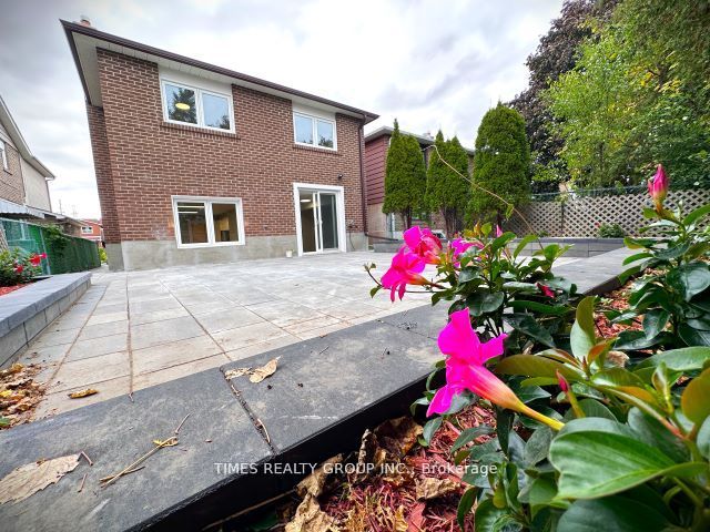 185 Braymore Boulevard
