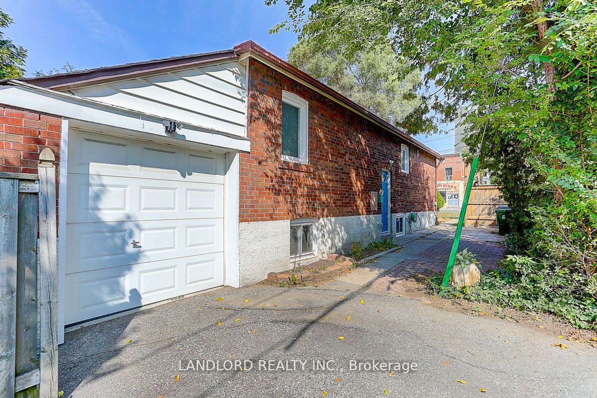 1206 Broadview Ave, #Lower