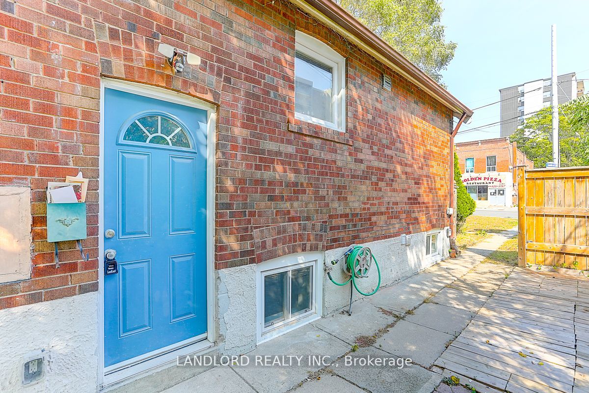 1206 Broadview Ave, #Lower