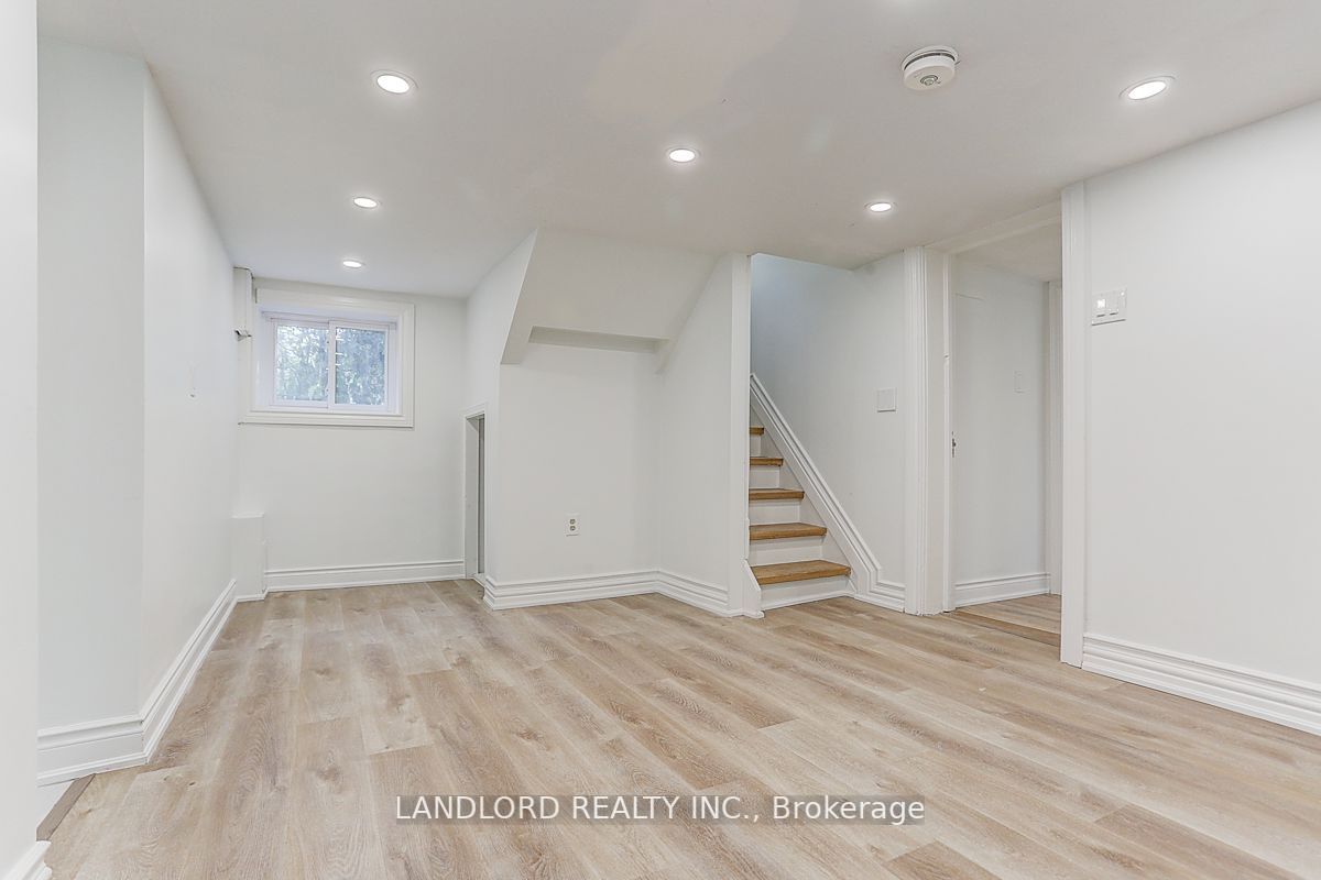 1206 Broadview Ave, #Lower