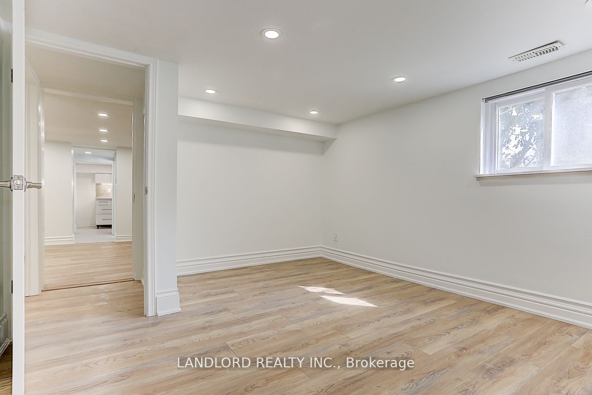 1206 Broadview Ave, #Lower