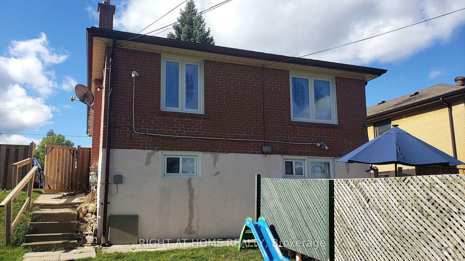 1327 Sharbot St