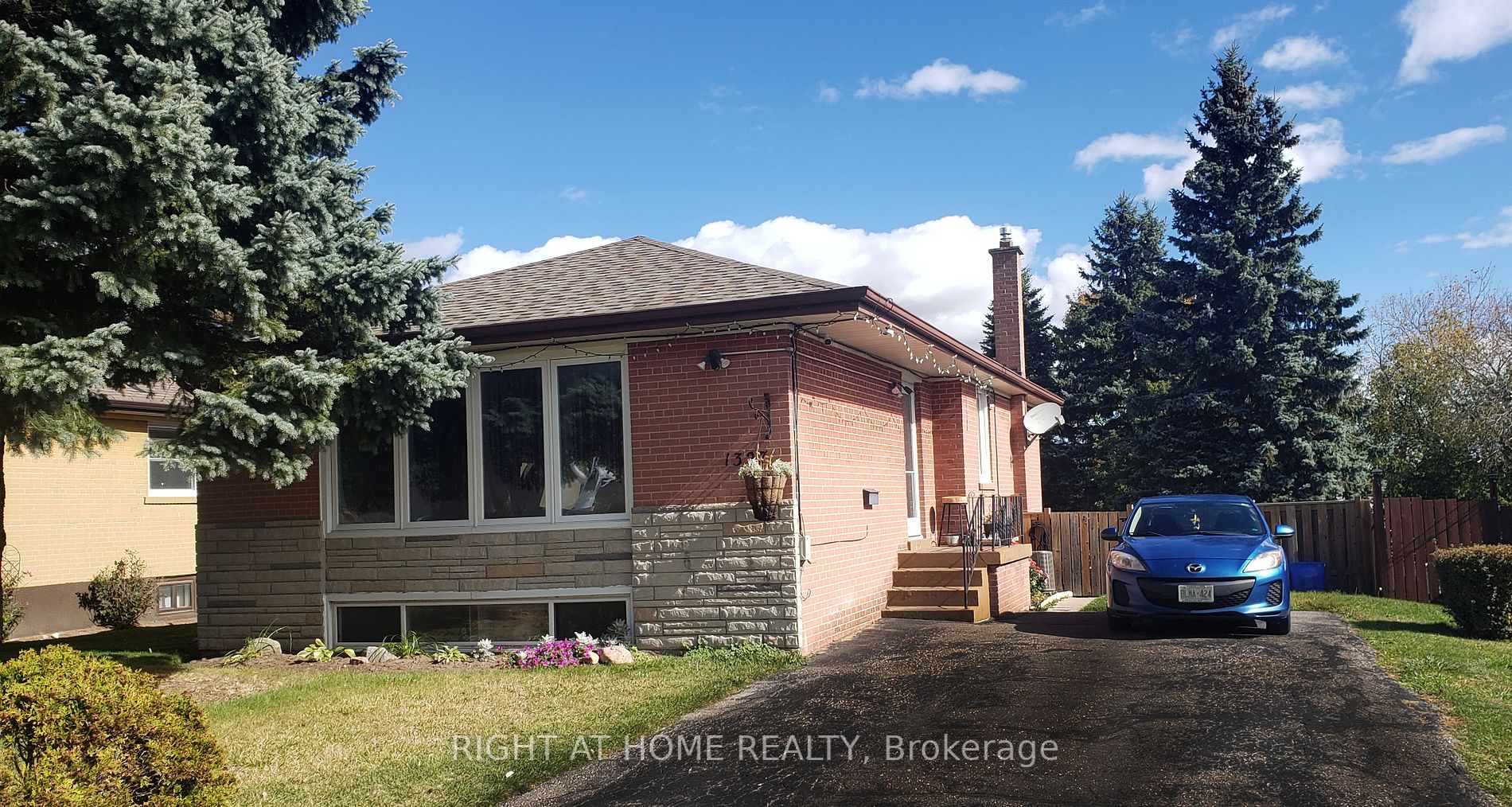 1327 Sharbot St