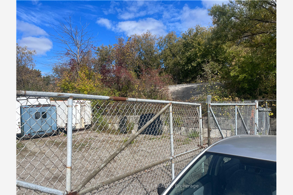 221 Westney Rd, Ajax