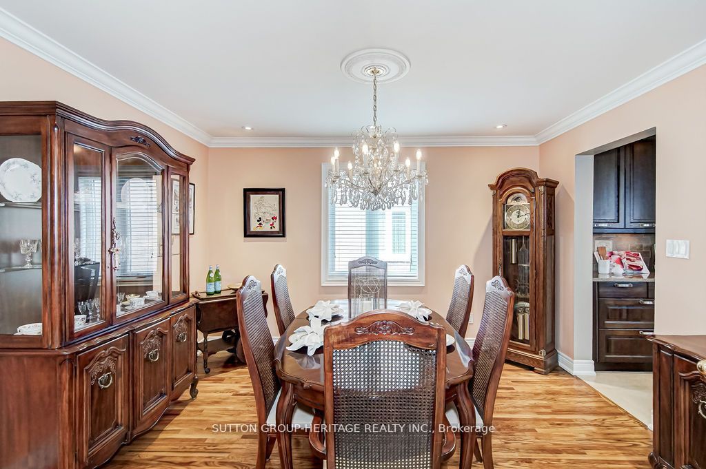 38 Howes St