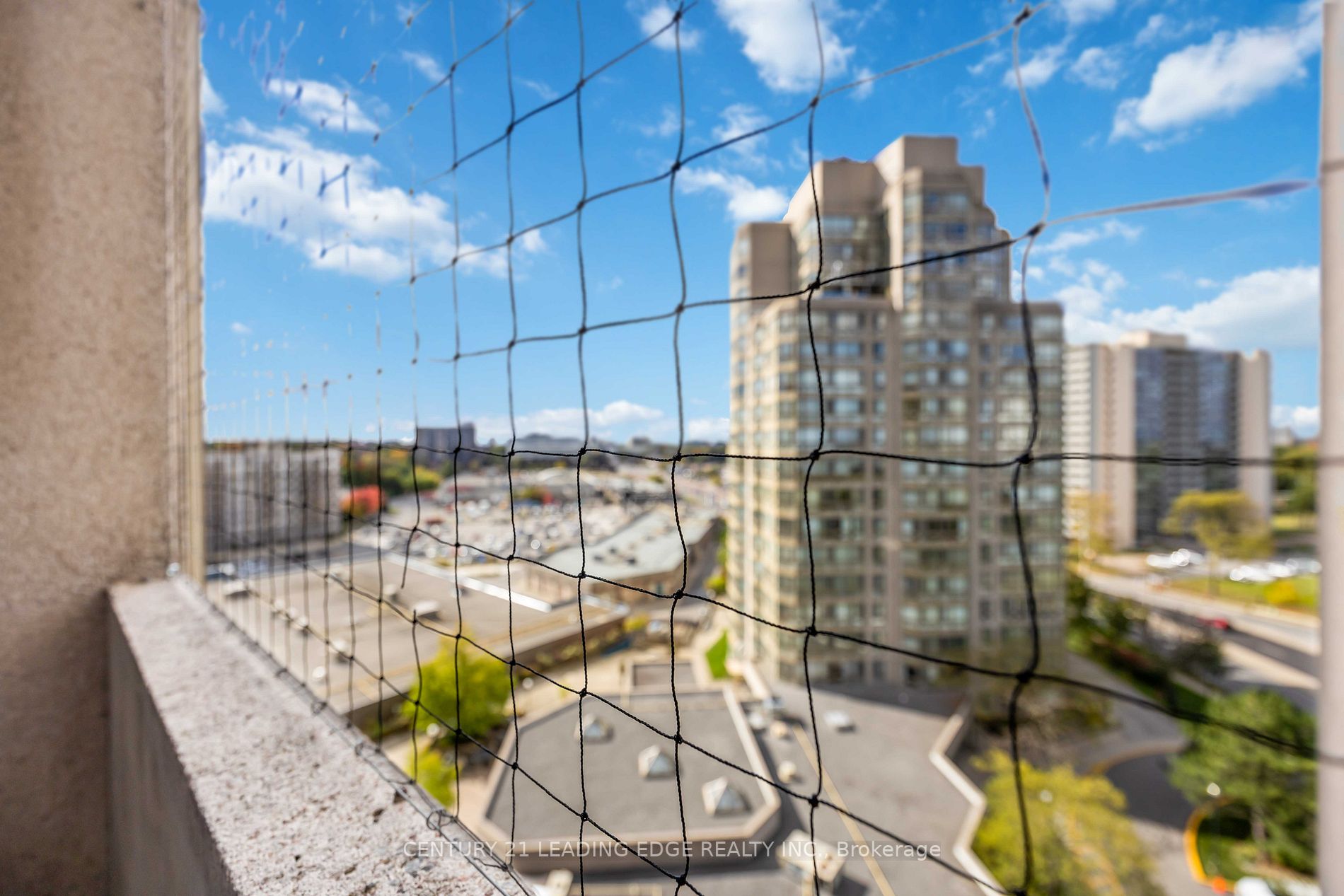 3233 Eglinton Ave E, #1001