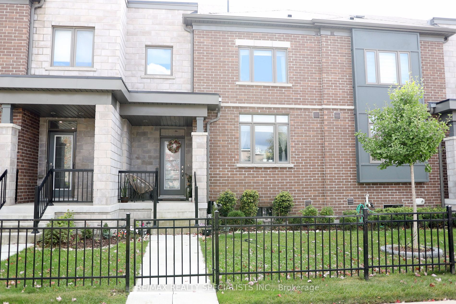 84 Longshore Way