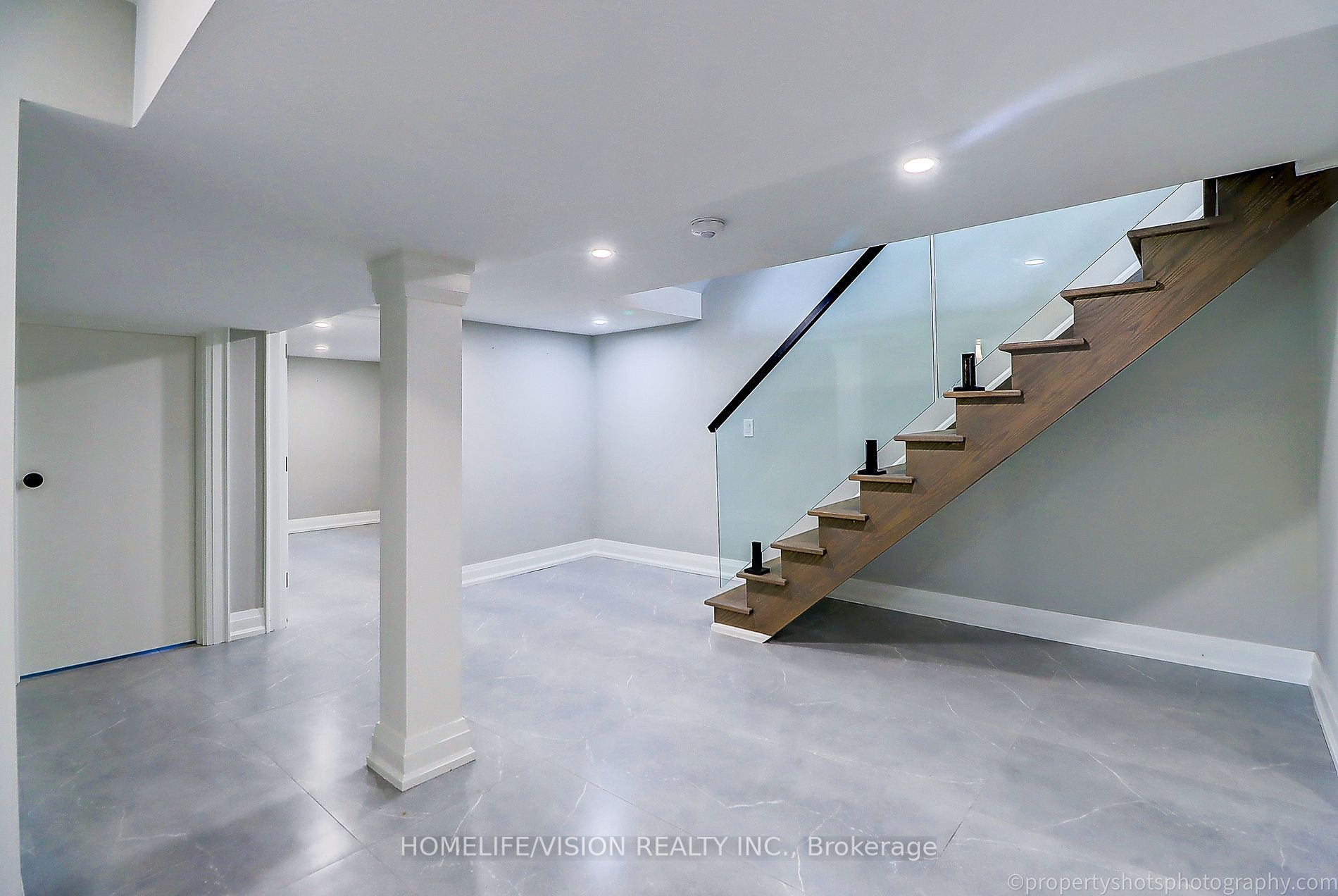 379 Rhodes Ave
