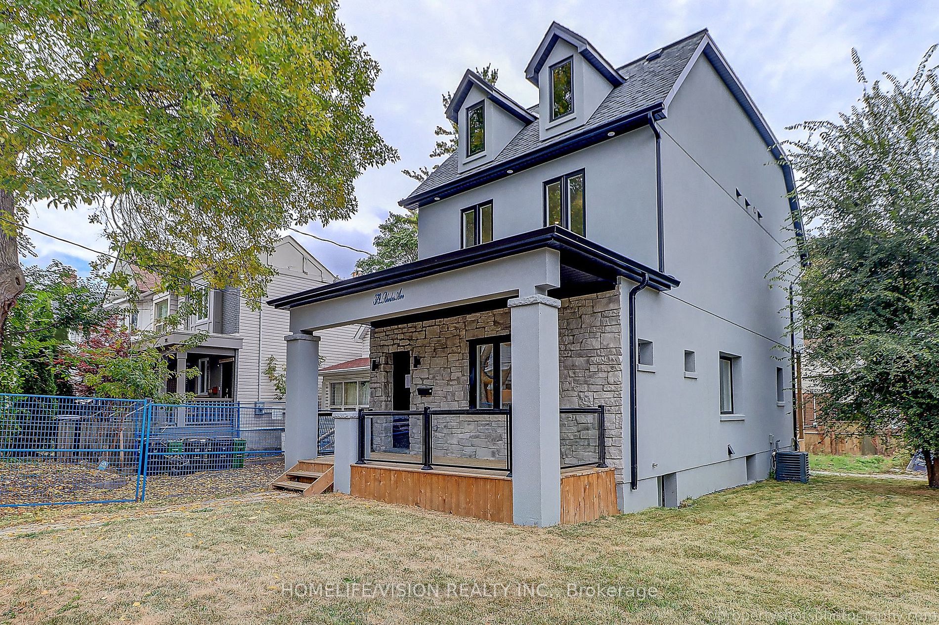379 Rhodes Ave