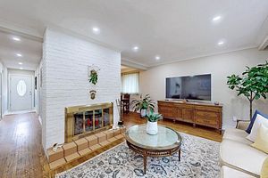 46 Meldazy Dr