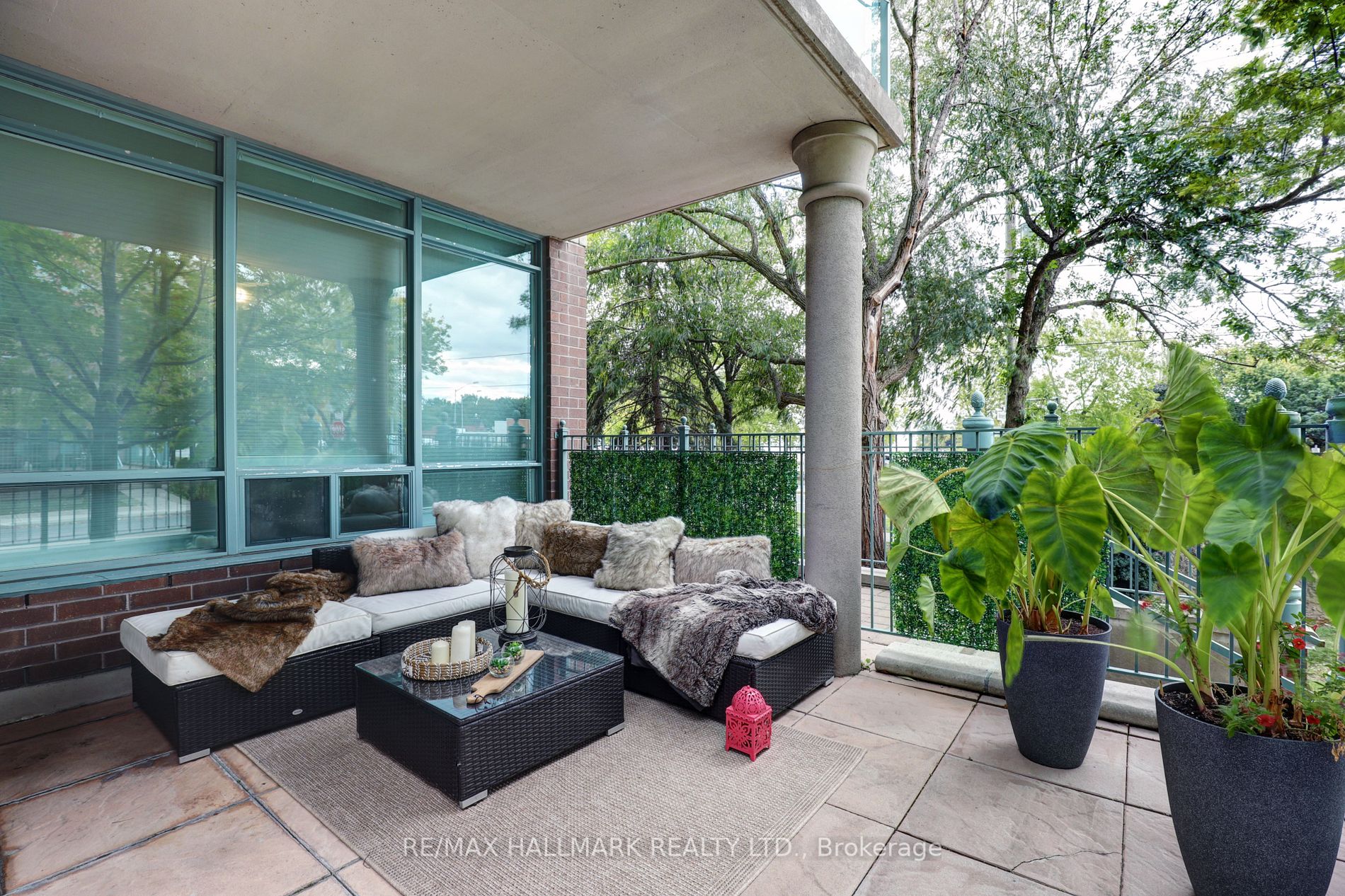 35 Boardwalk Dr, #112