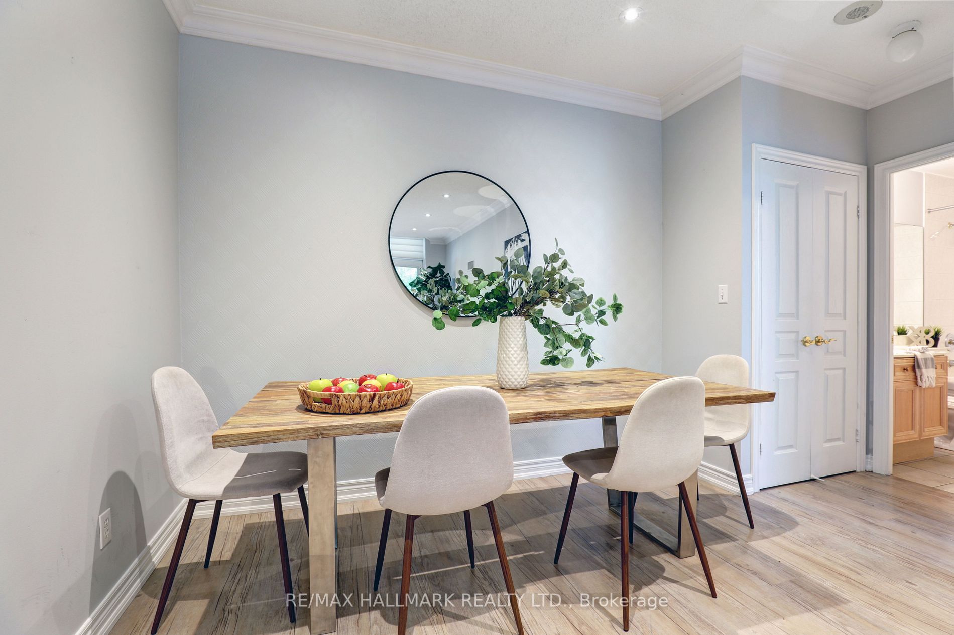 35 Boardwalk Dr, #112