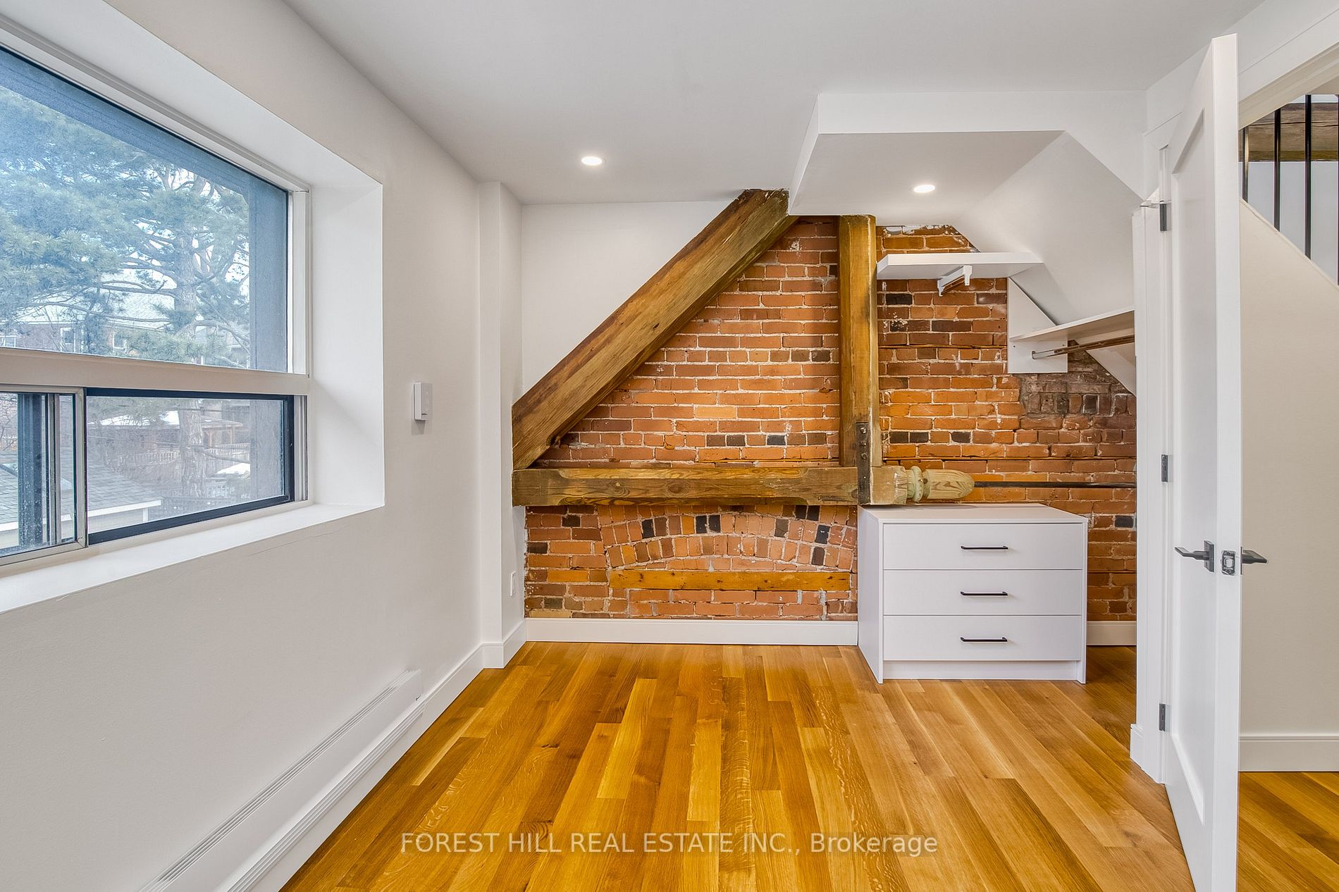 97 Lee Ave