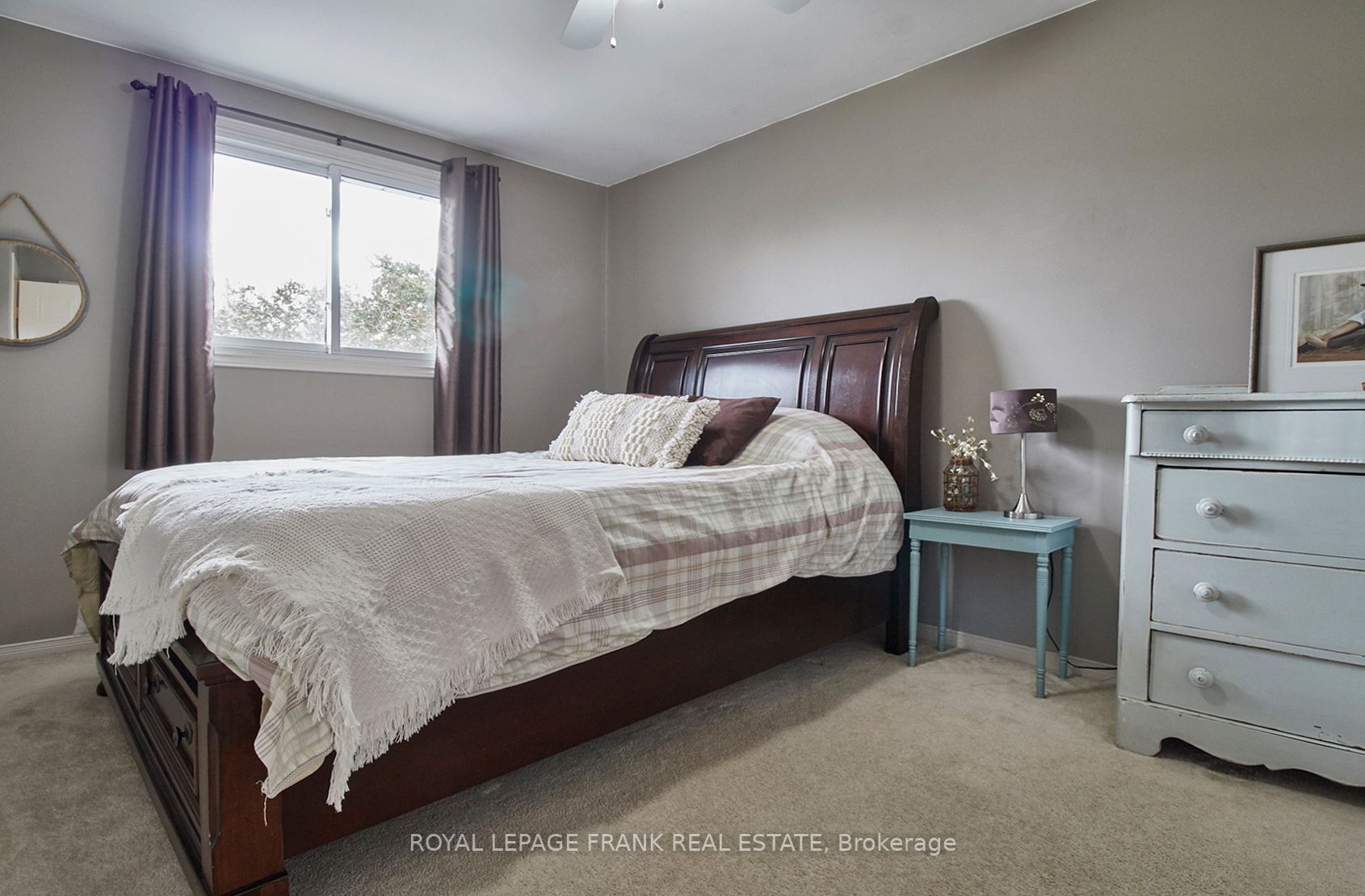 33 Applewood Cres