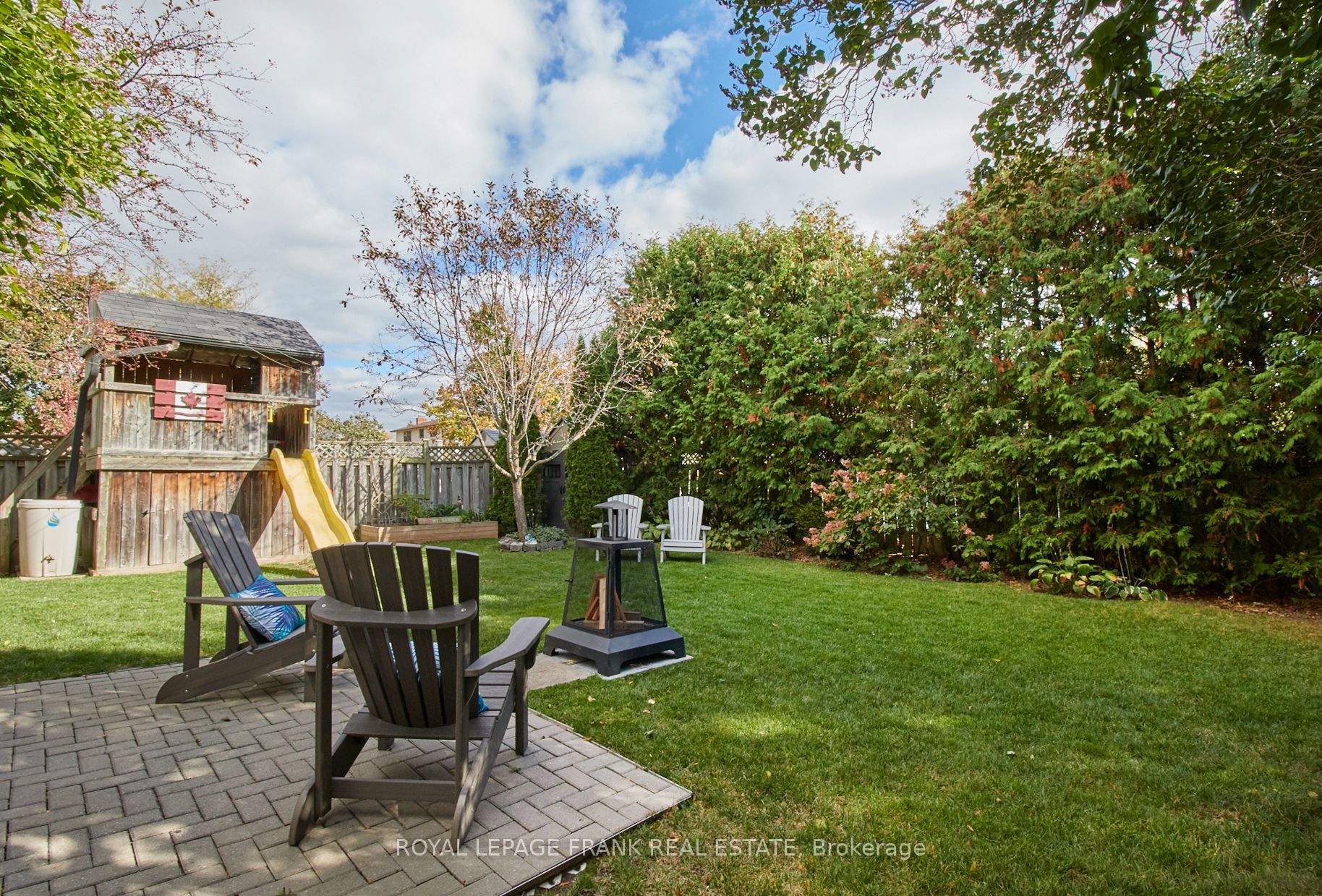 33 Applewood Cres