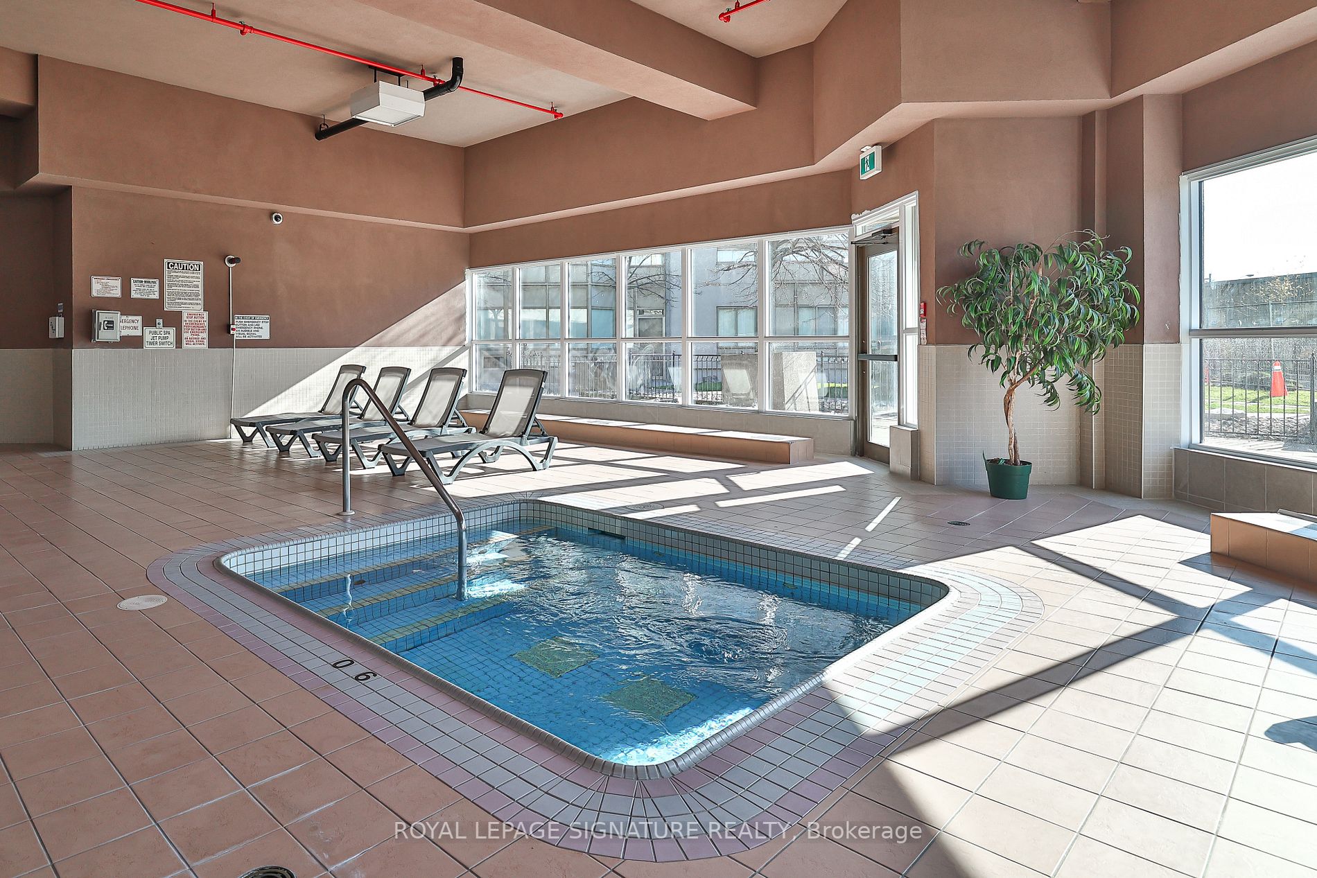 3231 Eglinton Ave E, #1701