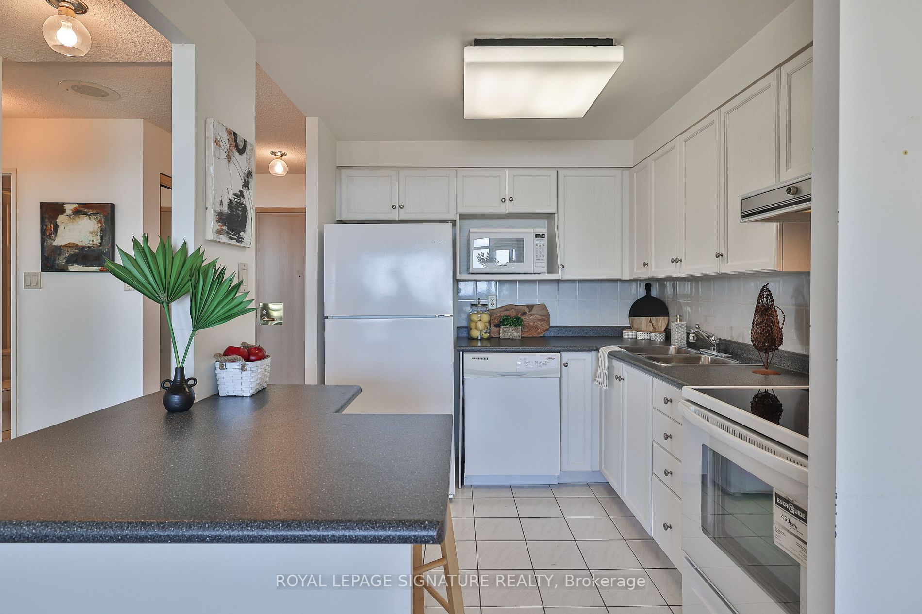 3231 Eglinton Ave E, #1701