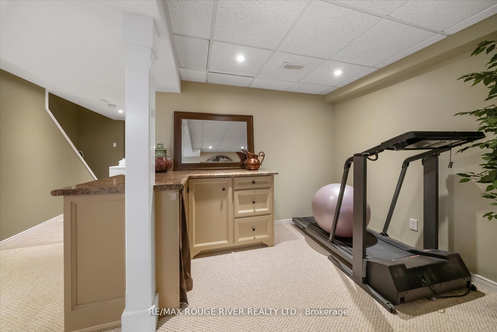 56 Zachary Pl
