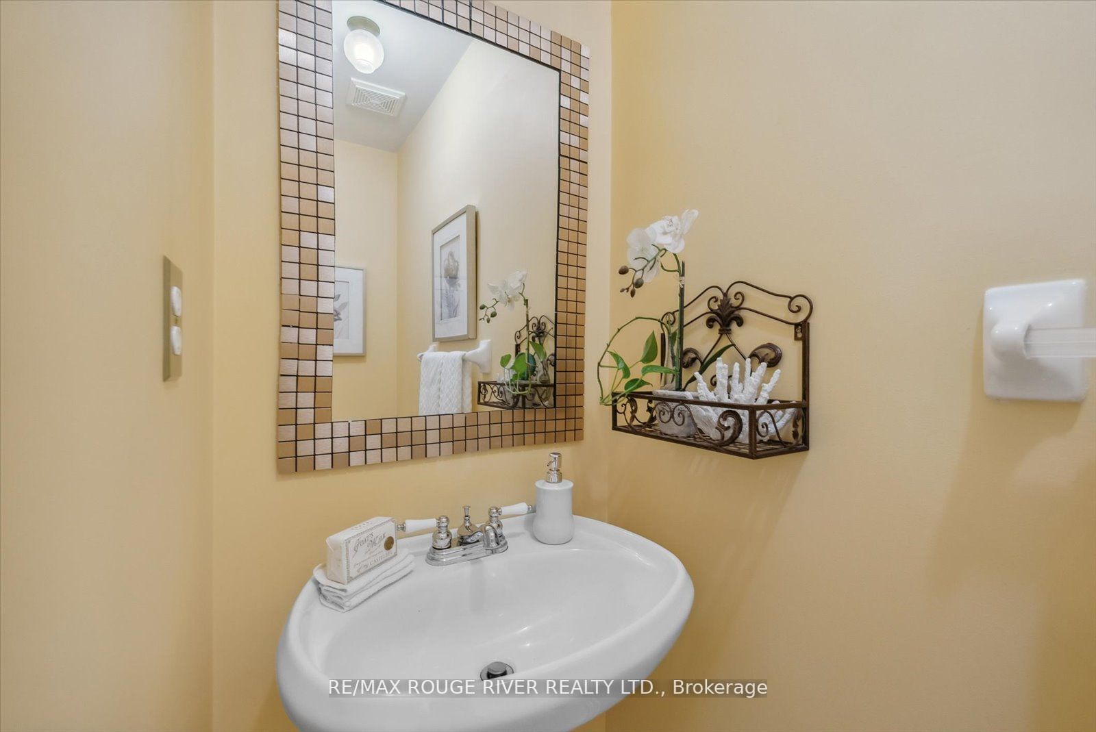 56 Zachary Pl