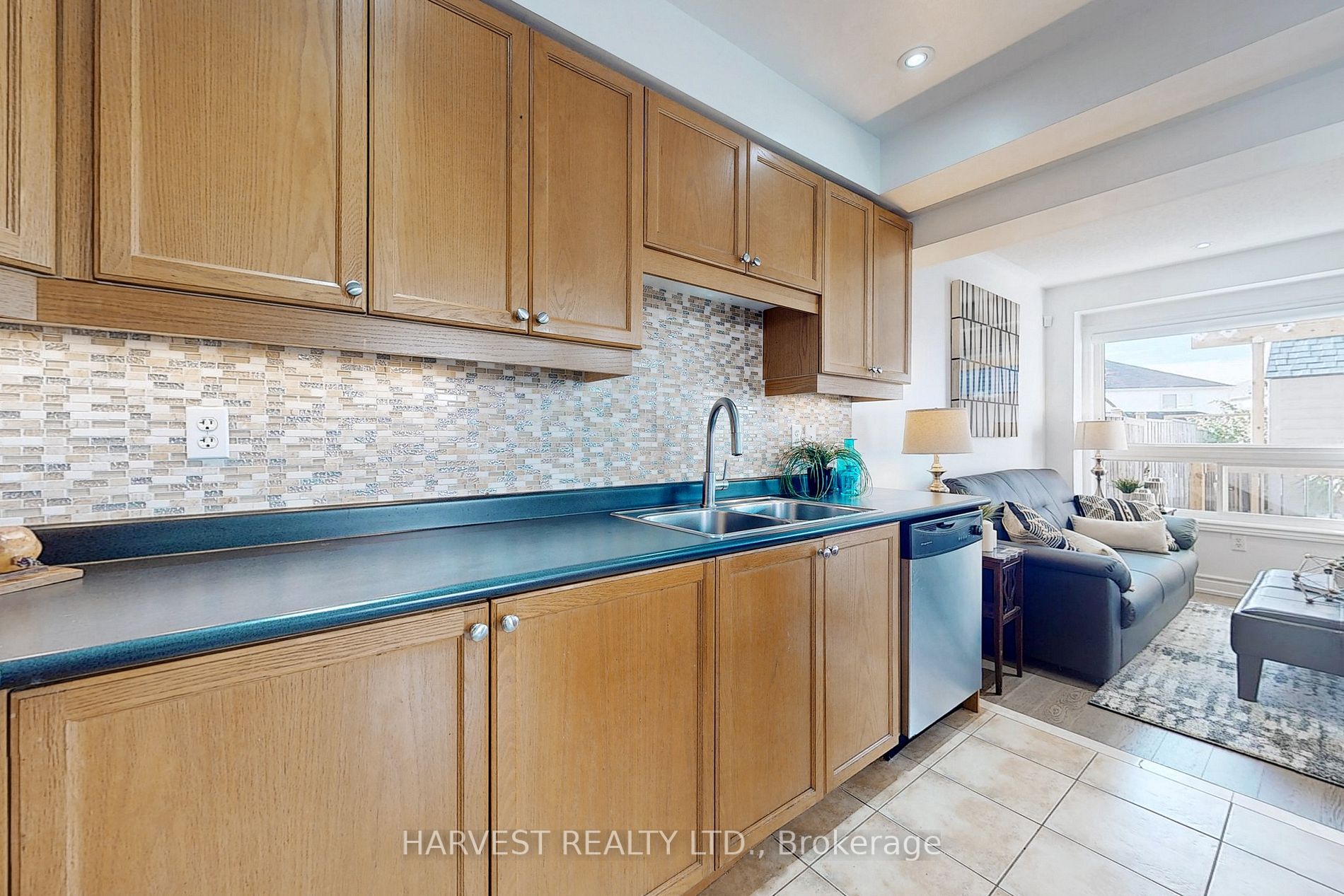 3 Tozer Cres