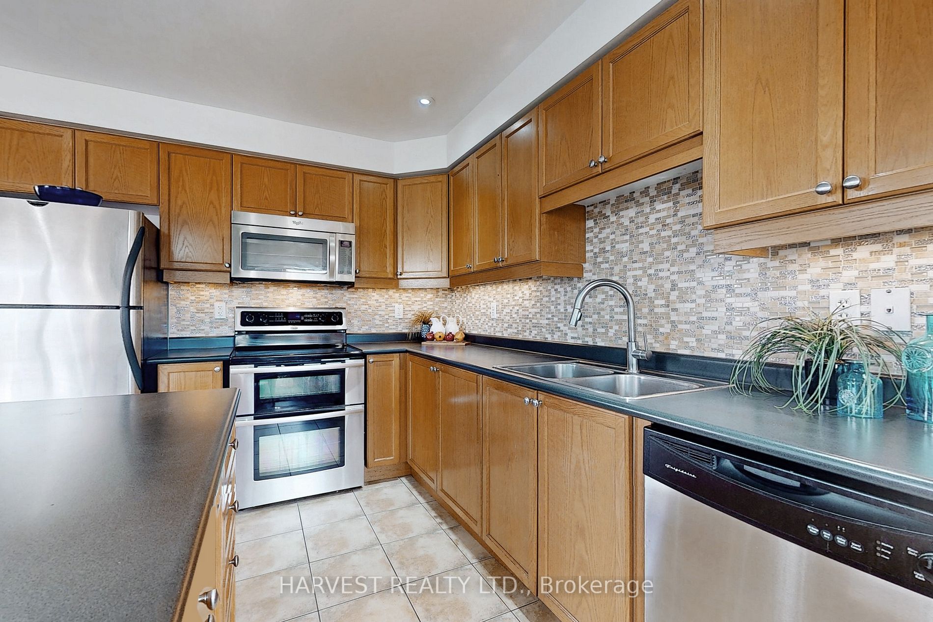 3 Tozer Cres