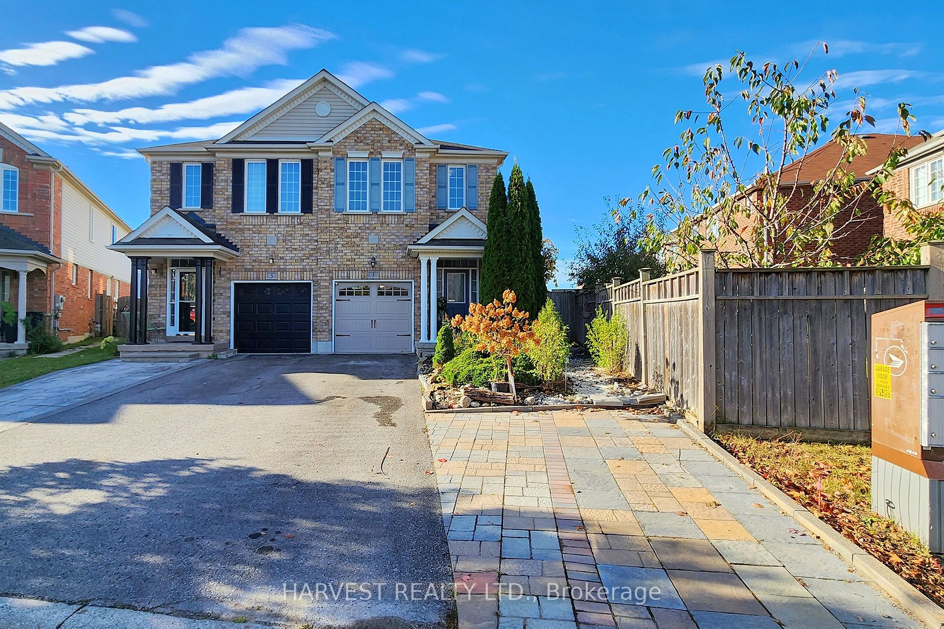 3 Tozer Cres