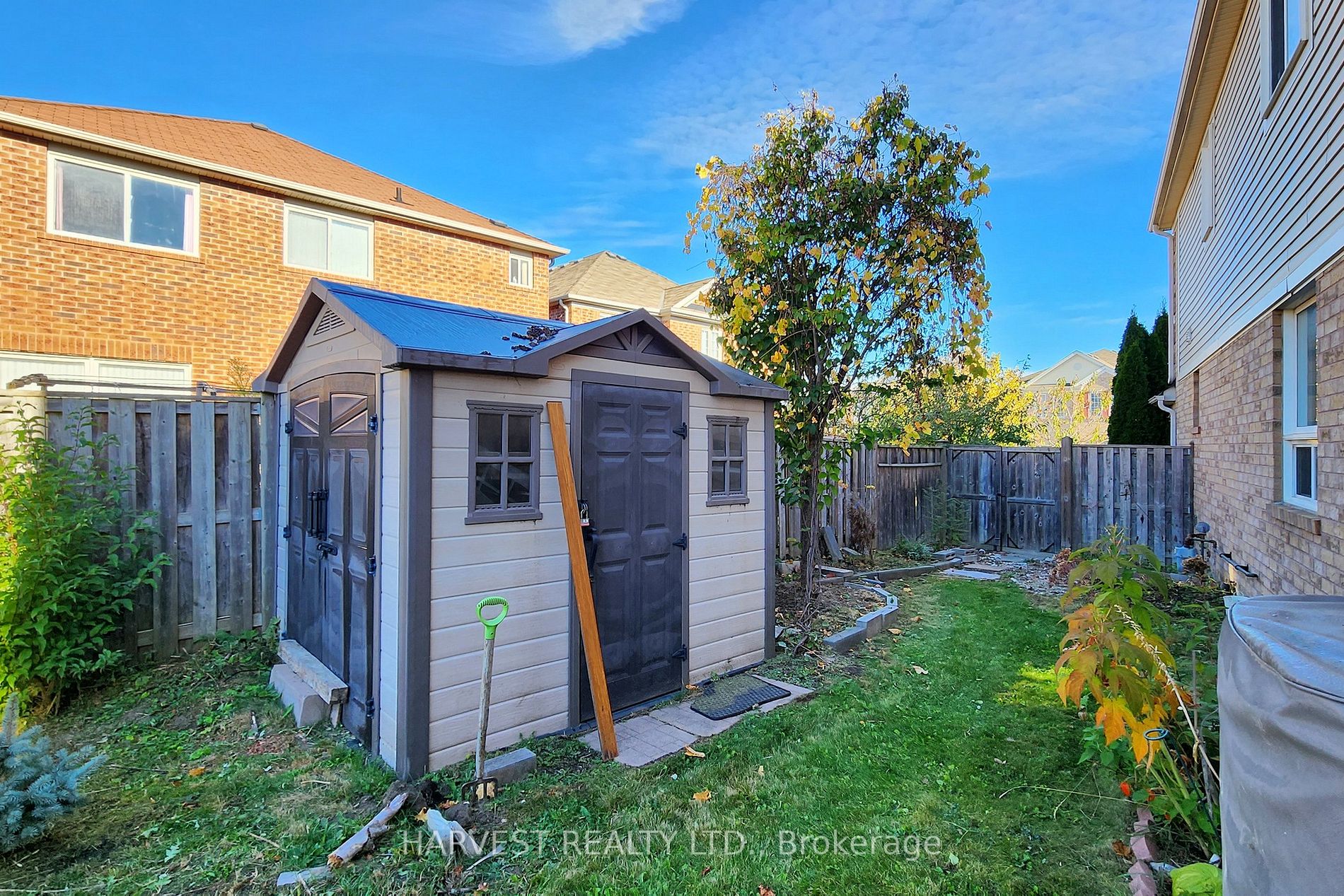 3 Tozer Cres