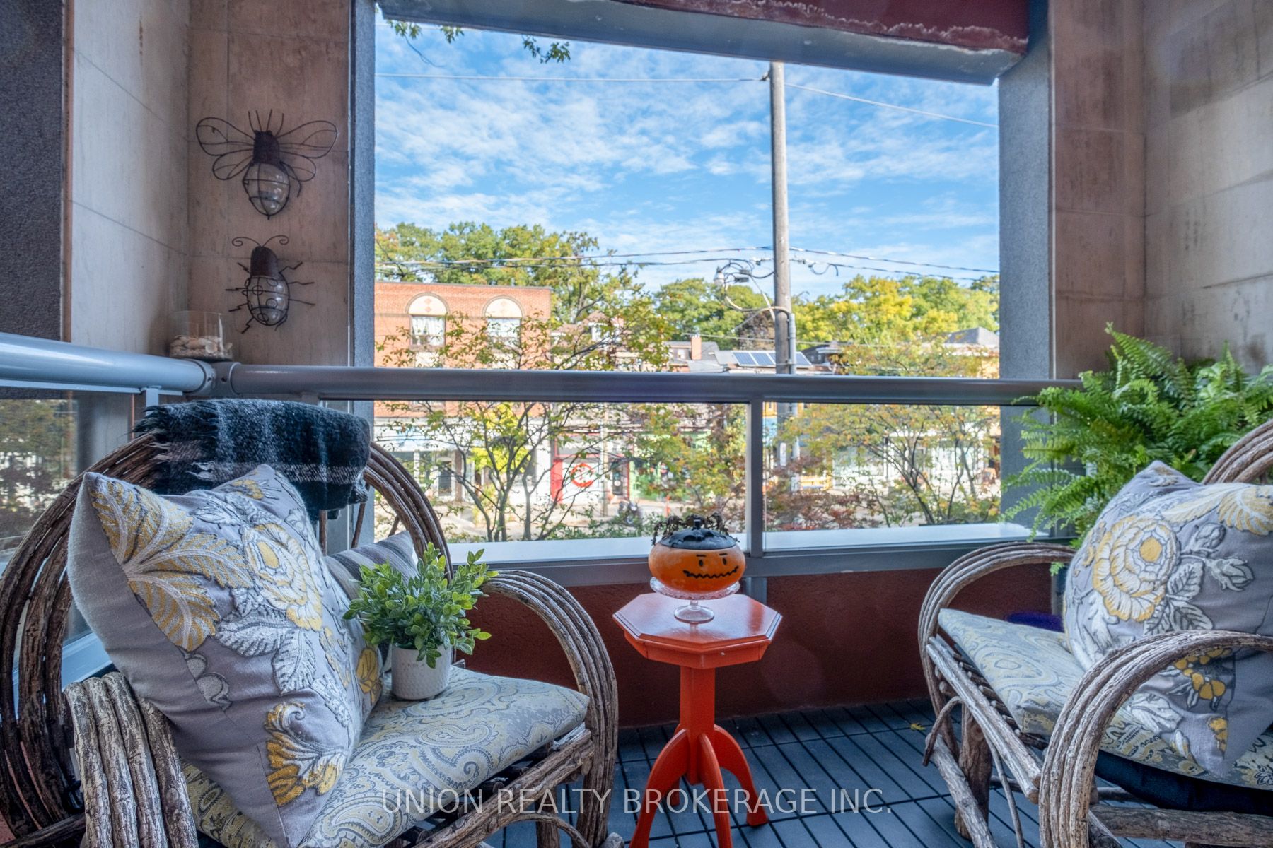 2371 Queen St E, #202