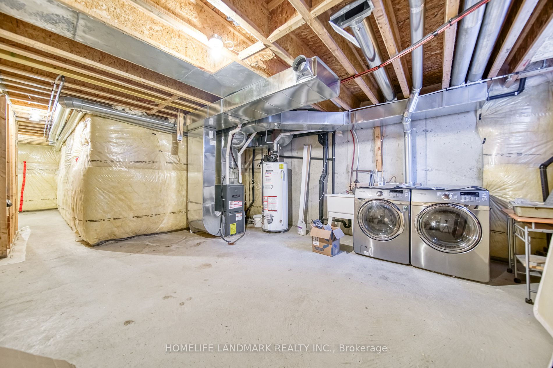 33 Thistlewaite Cres