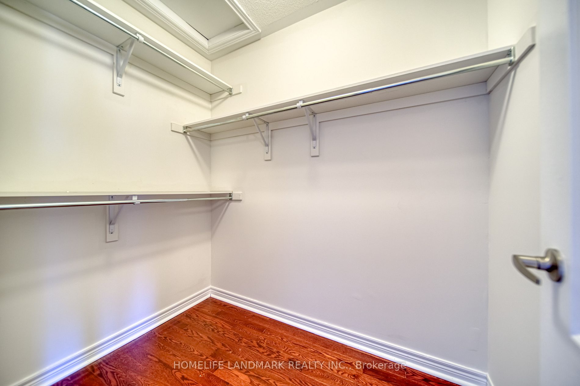 33 Thistlewaite Cres