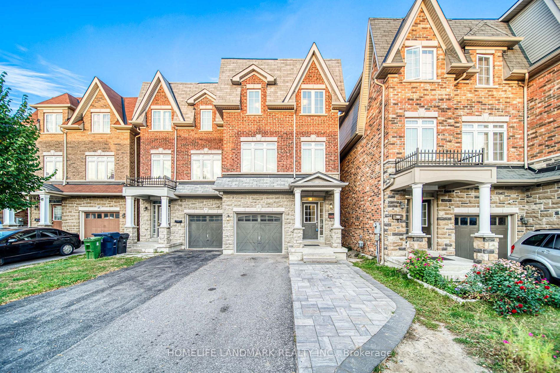 33 Thistlewaite Cres