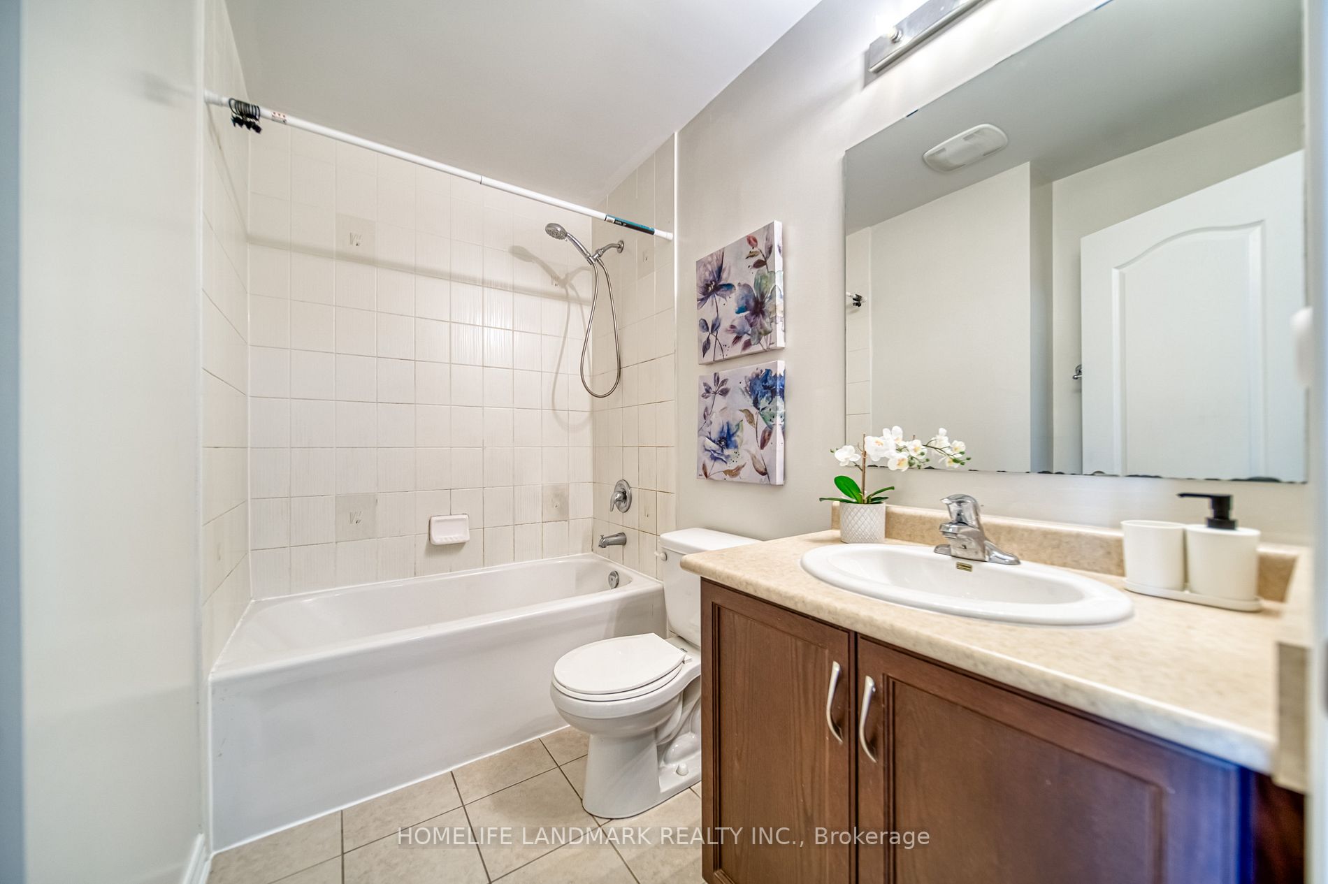 33 Thistlewaite Cres