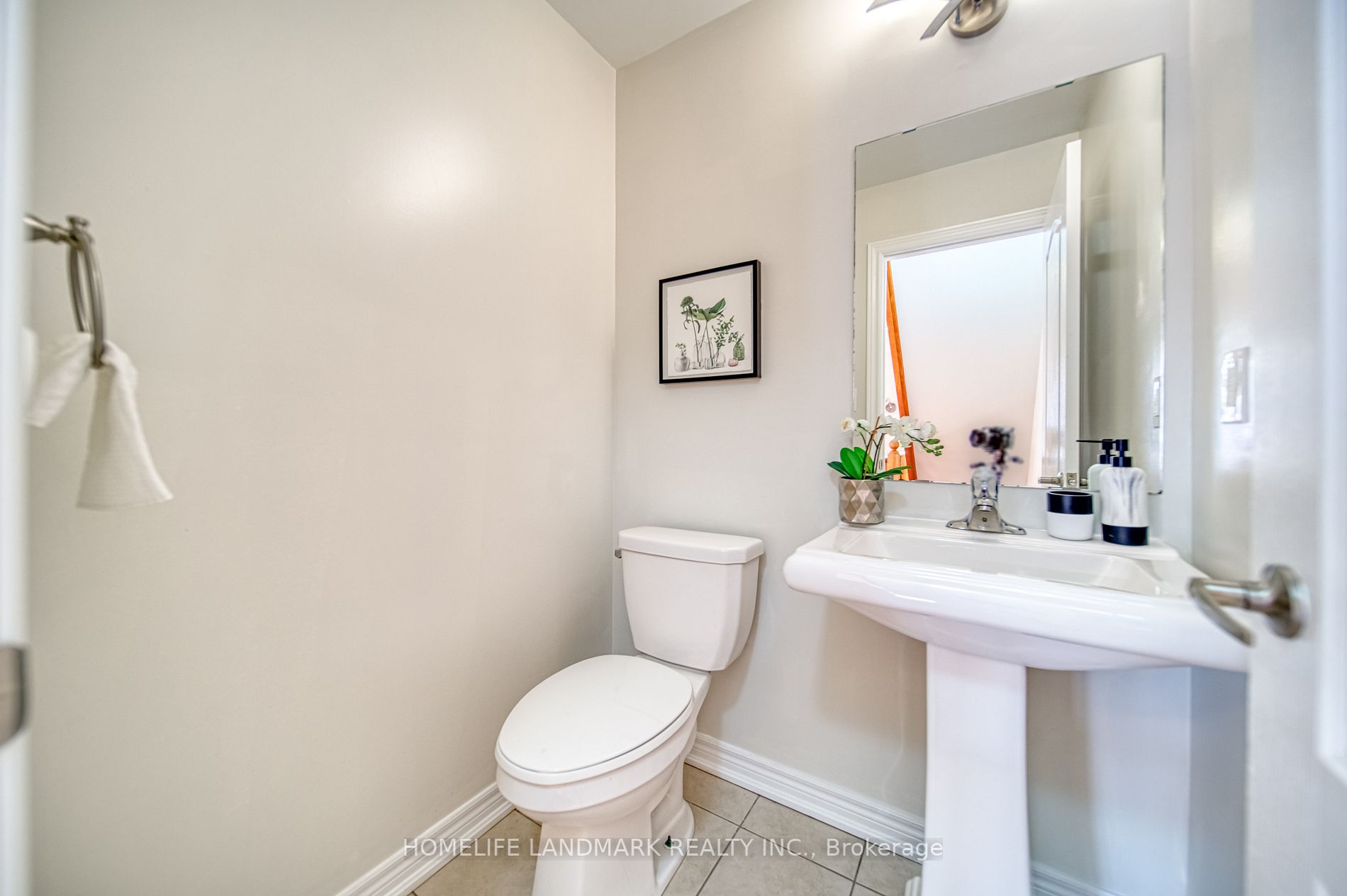33 Thistlewaite Cres