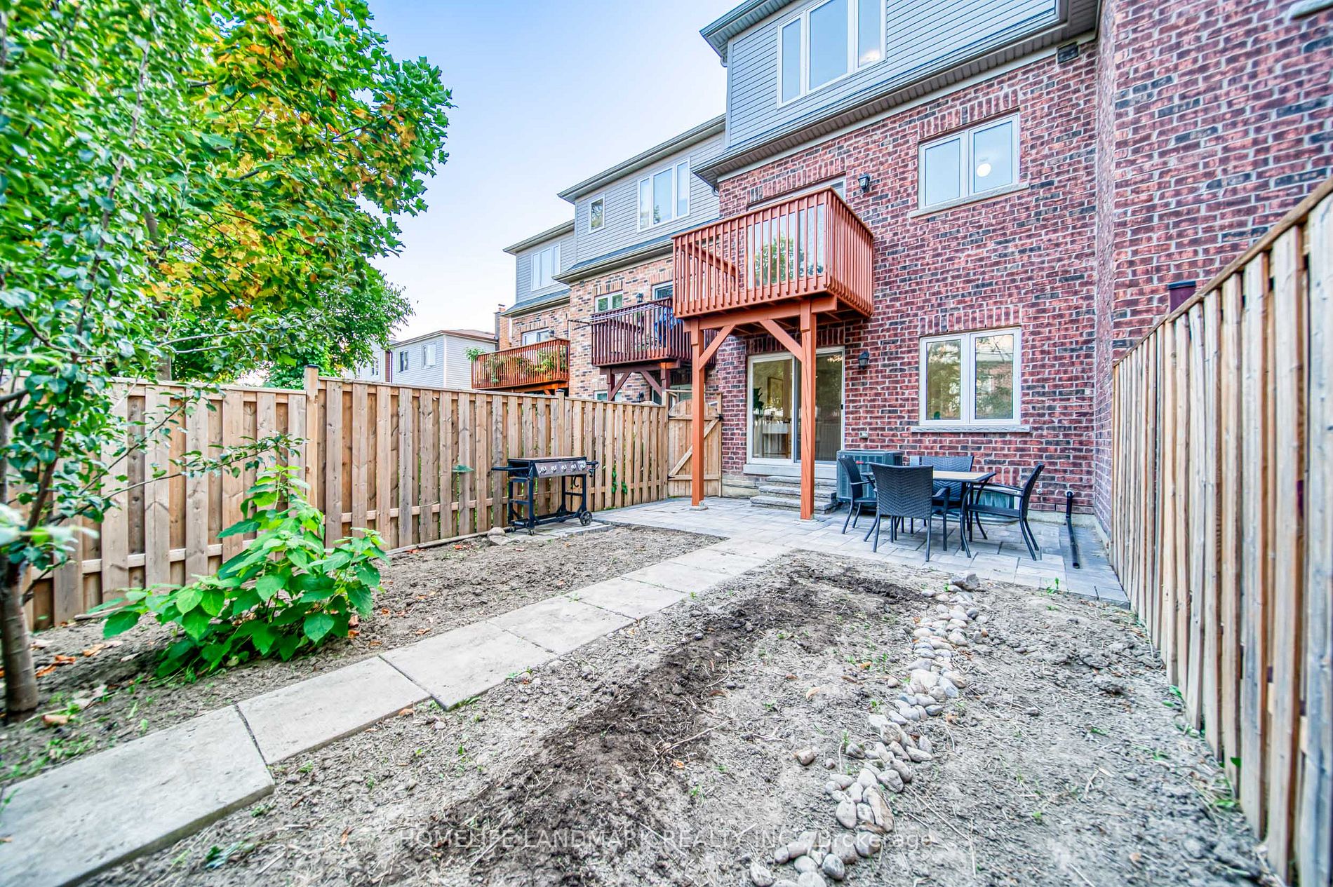 33 Thistlewaite Cres