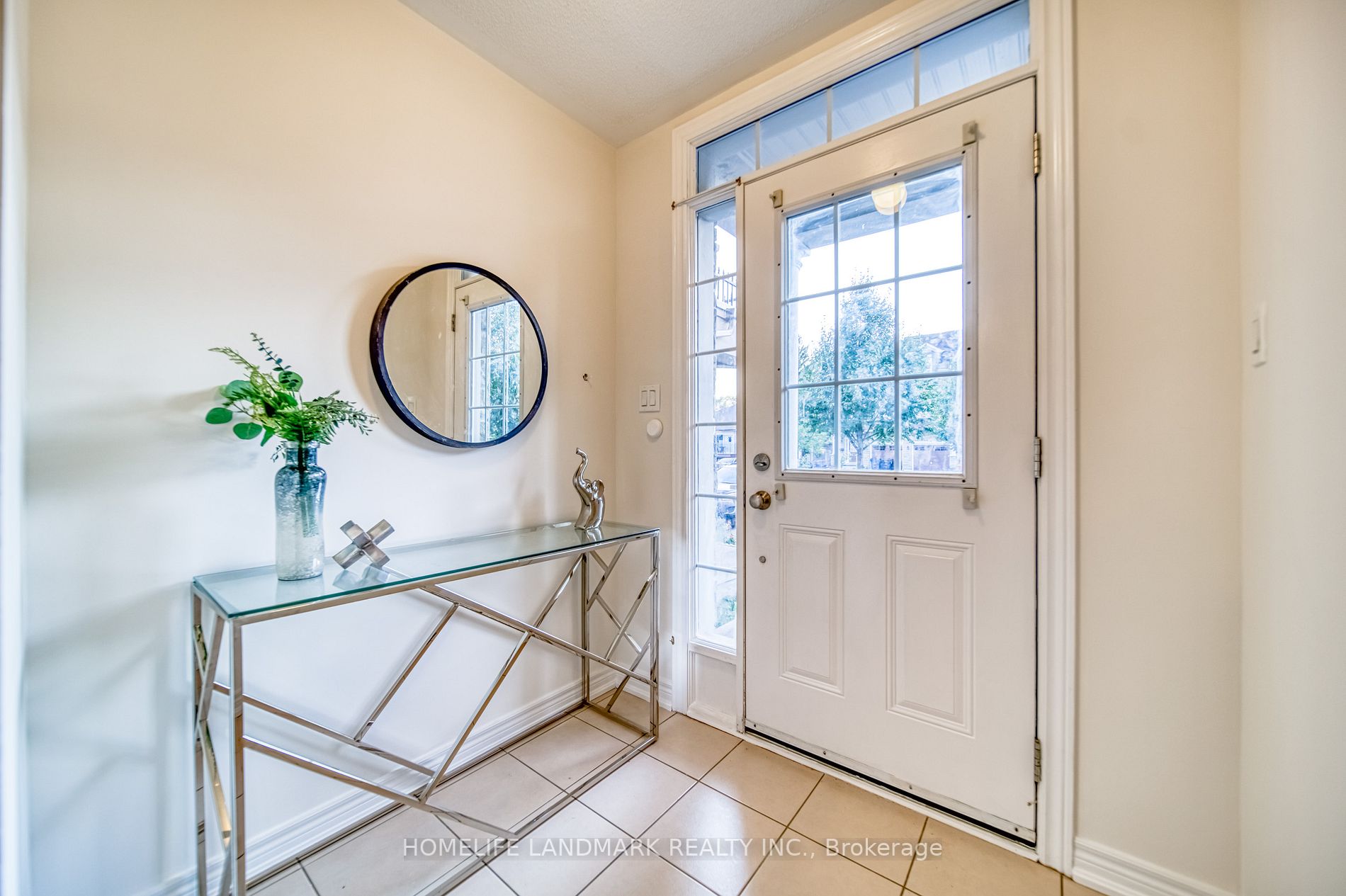 33 Thistlewaite Cres