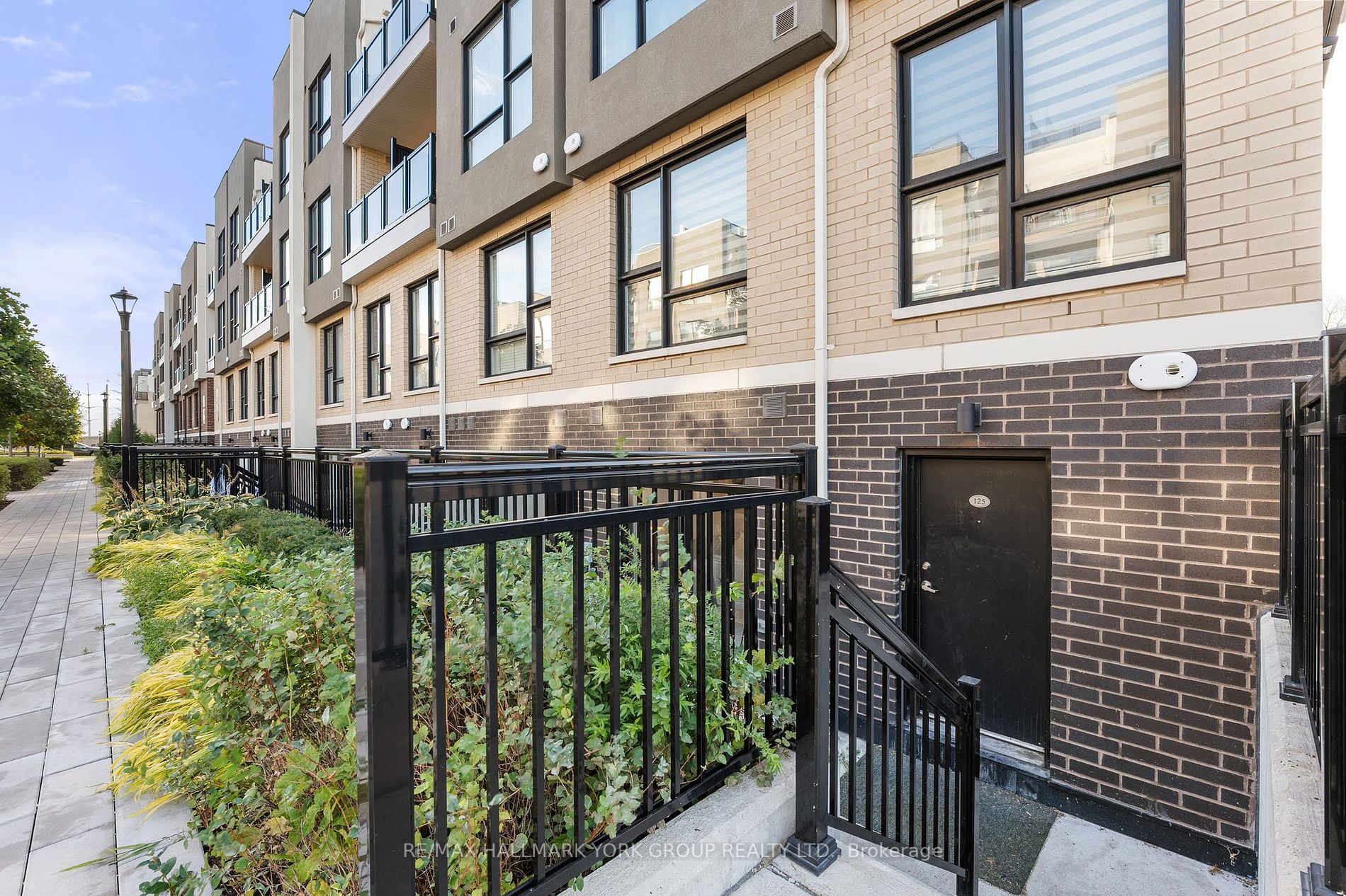 500 Kingbird Grve, #125