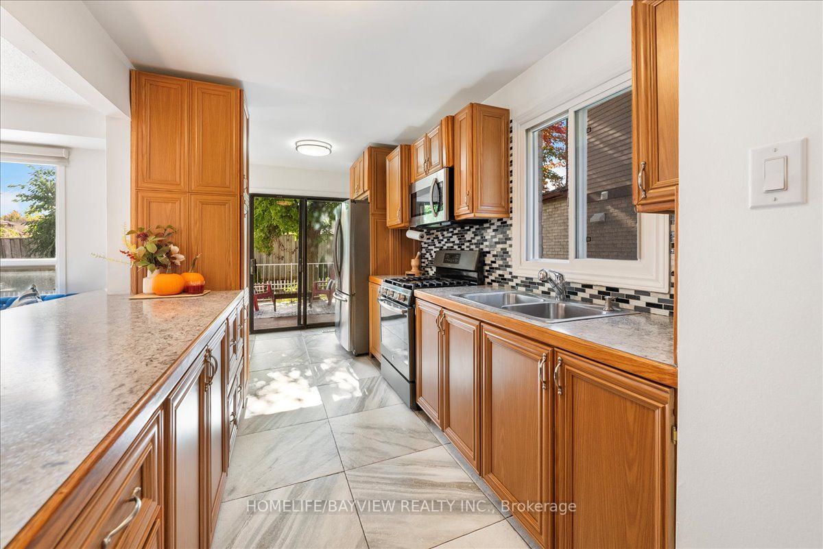 46 Scarfair Pt Way S, #23