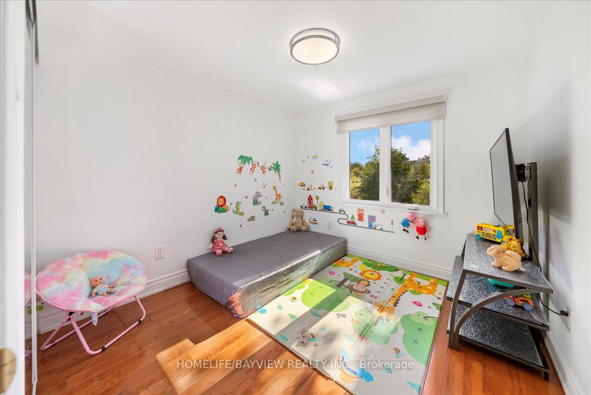 46 Scarfair Pt Way S, #23