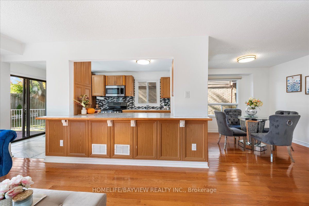 46 Scarfair Pt Way S, #23