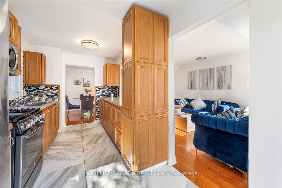 46 Scarfair Pt Way S, #23