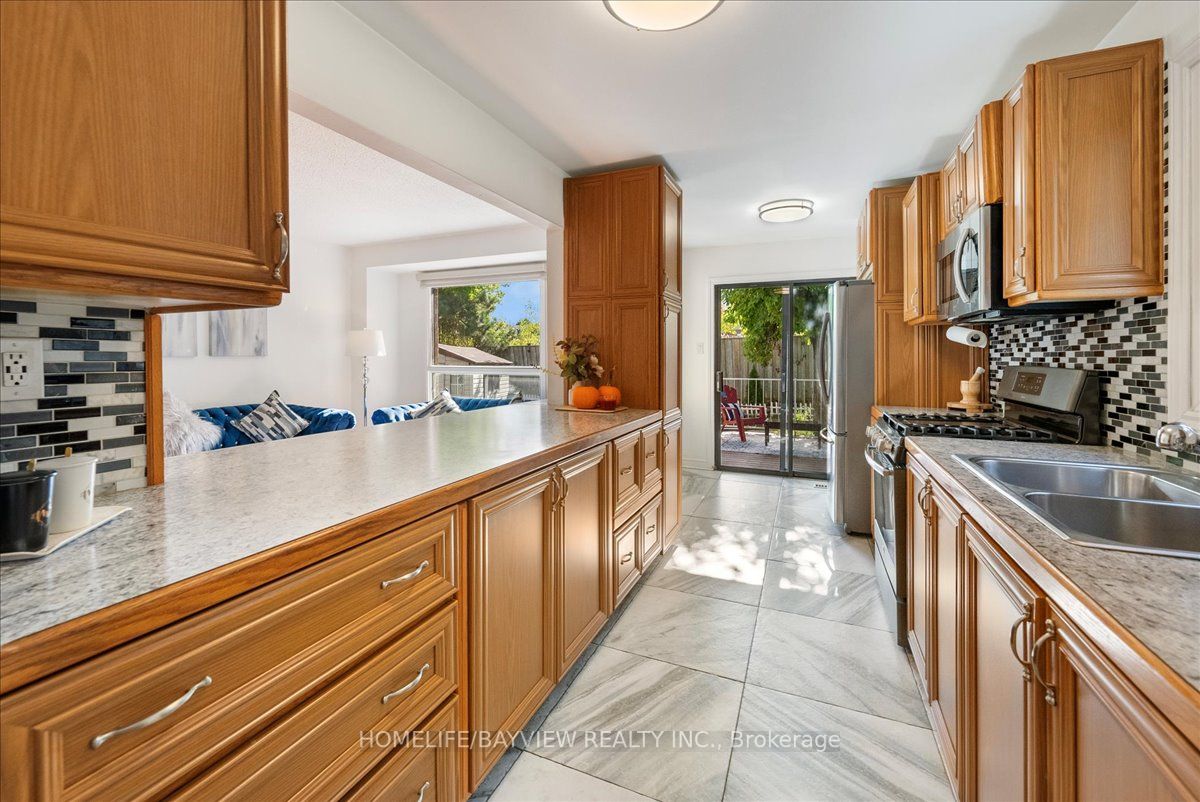 46 Scarfair Pt Way S, #23