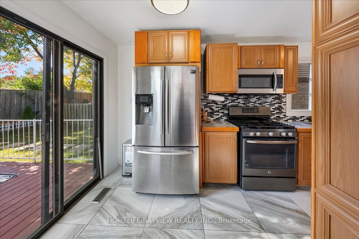 46 Scarfair Pt Way S, #23