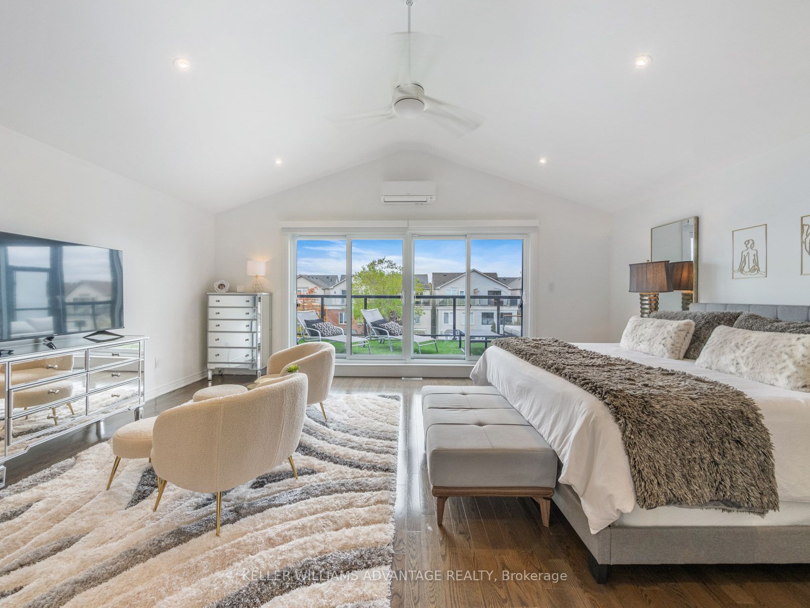 40 Sarah Ashbridge Ave, #Main