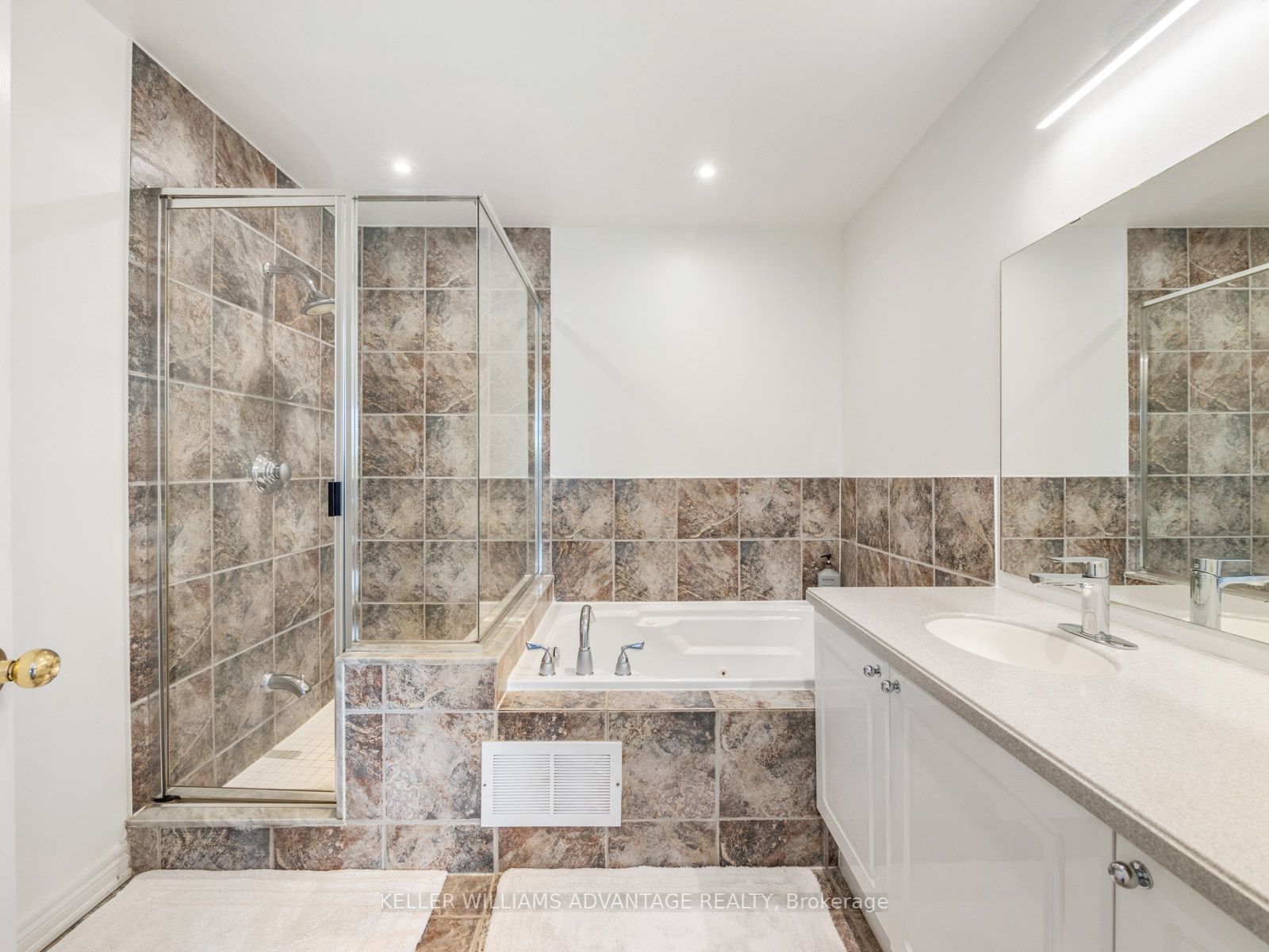 40 Sarah Ashbridge Ave, #Main