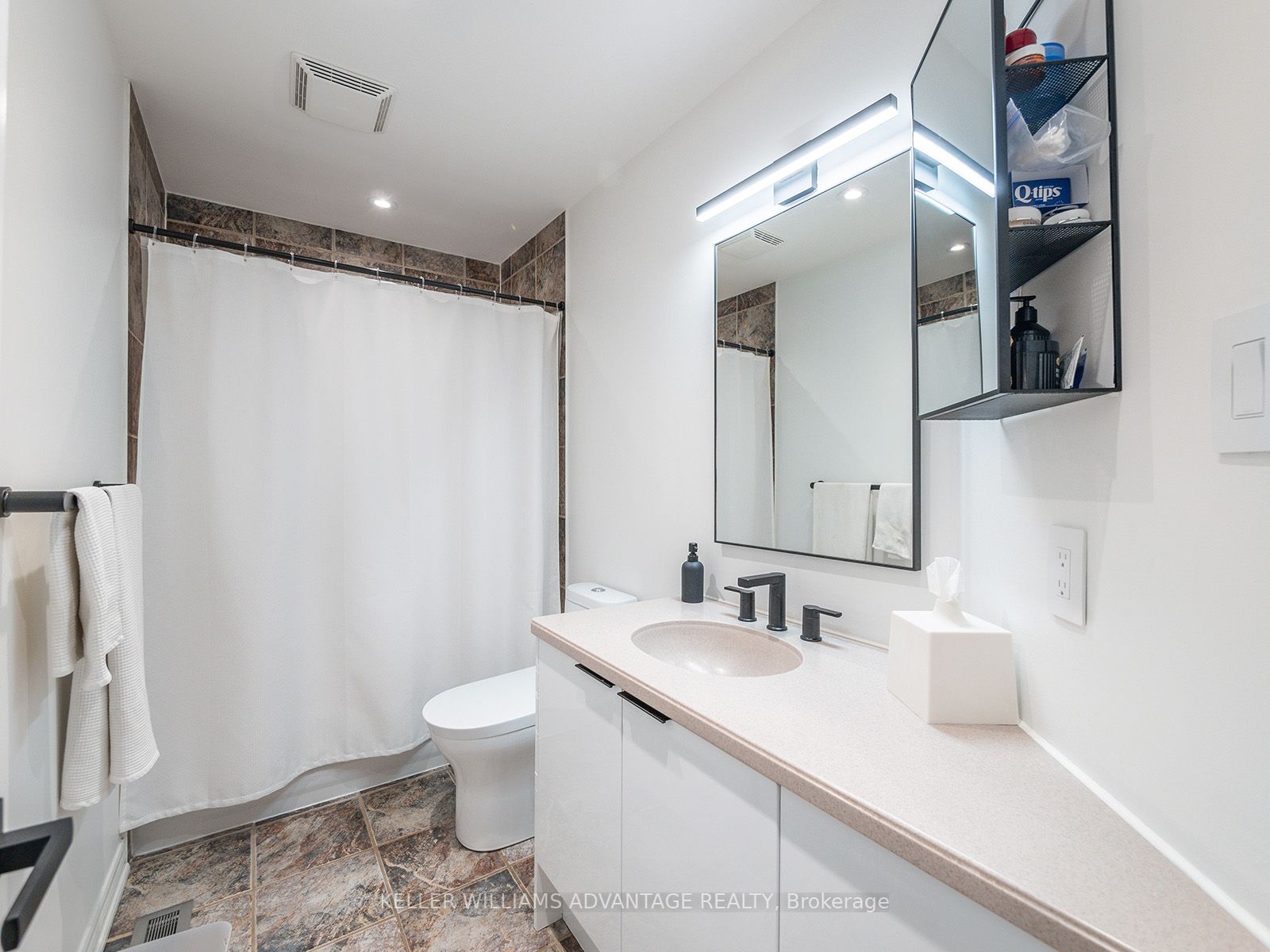 40 Sarah Ashbridge Ave, #Main