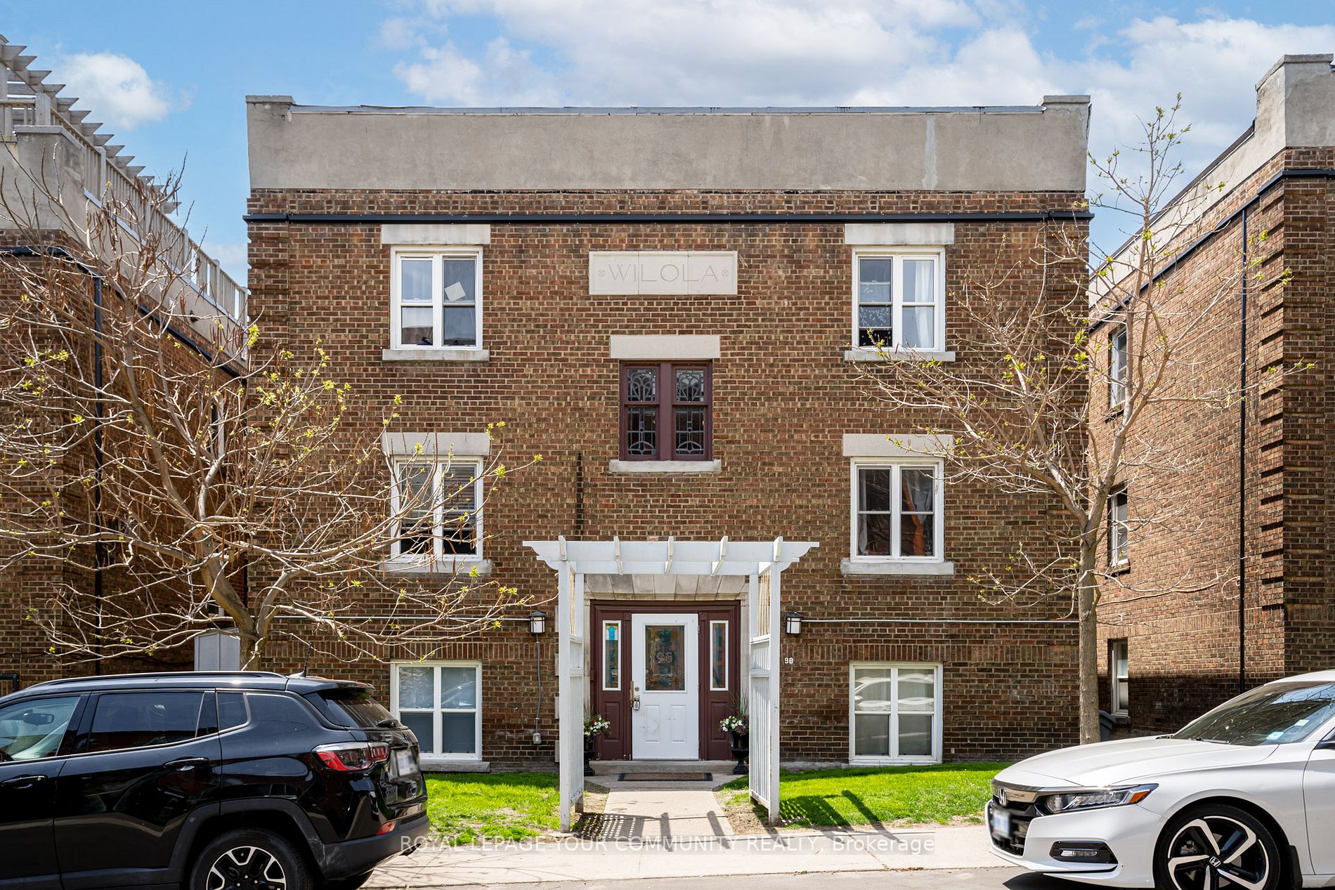 98 Leuty Ave, #B6