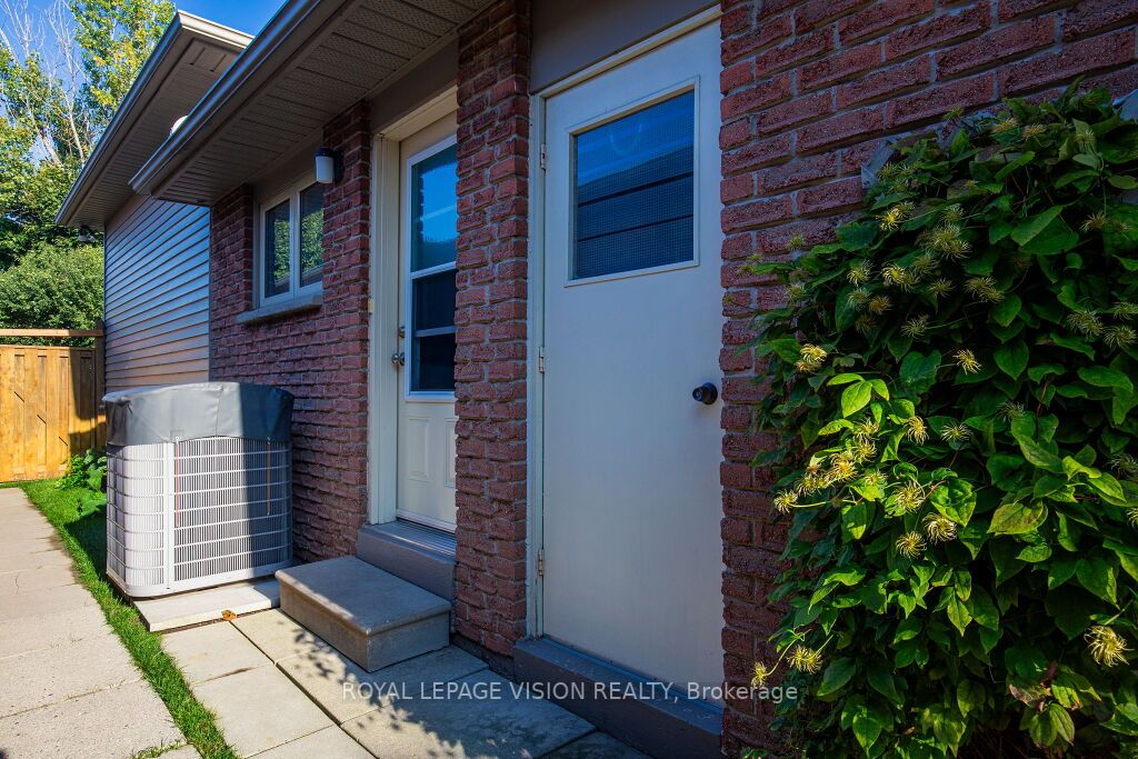 5 Swanston Cres