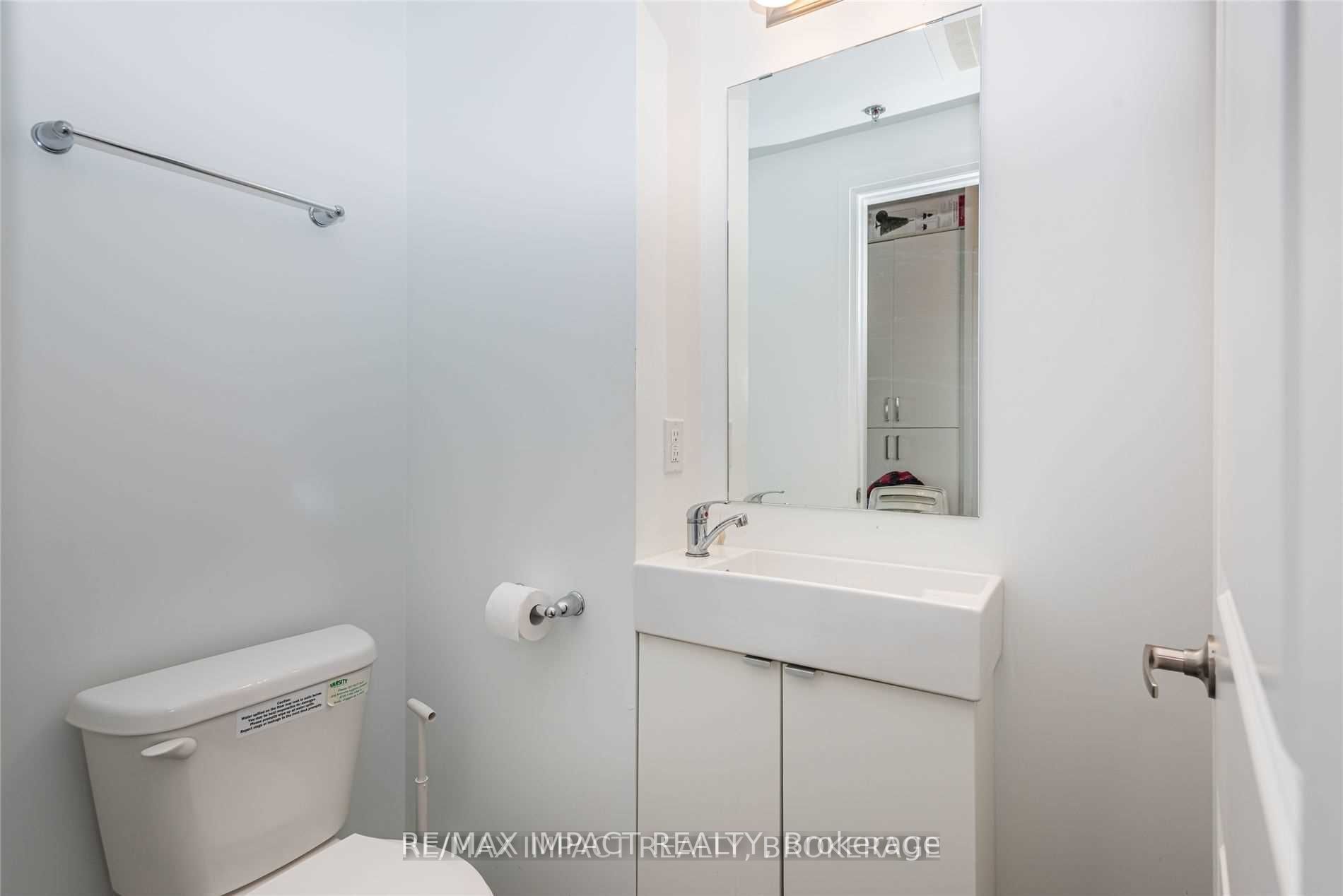 1900 Simcoe St N, #628