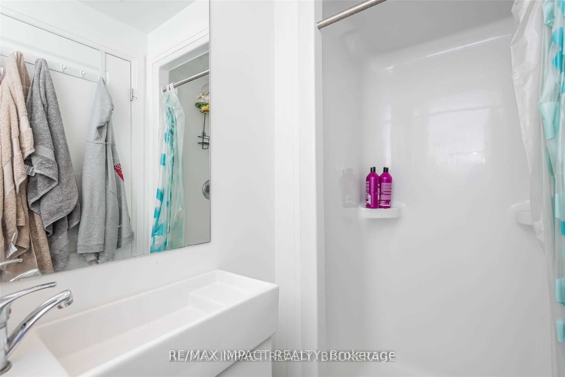 1900 Simcoe Street N, #628