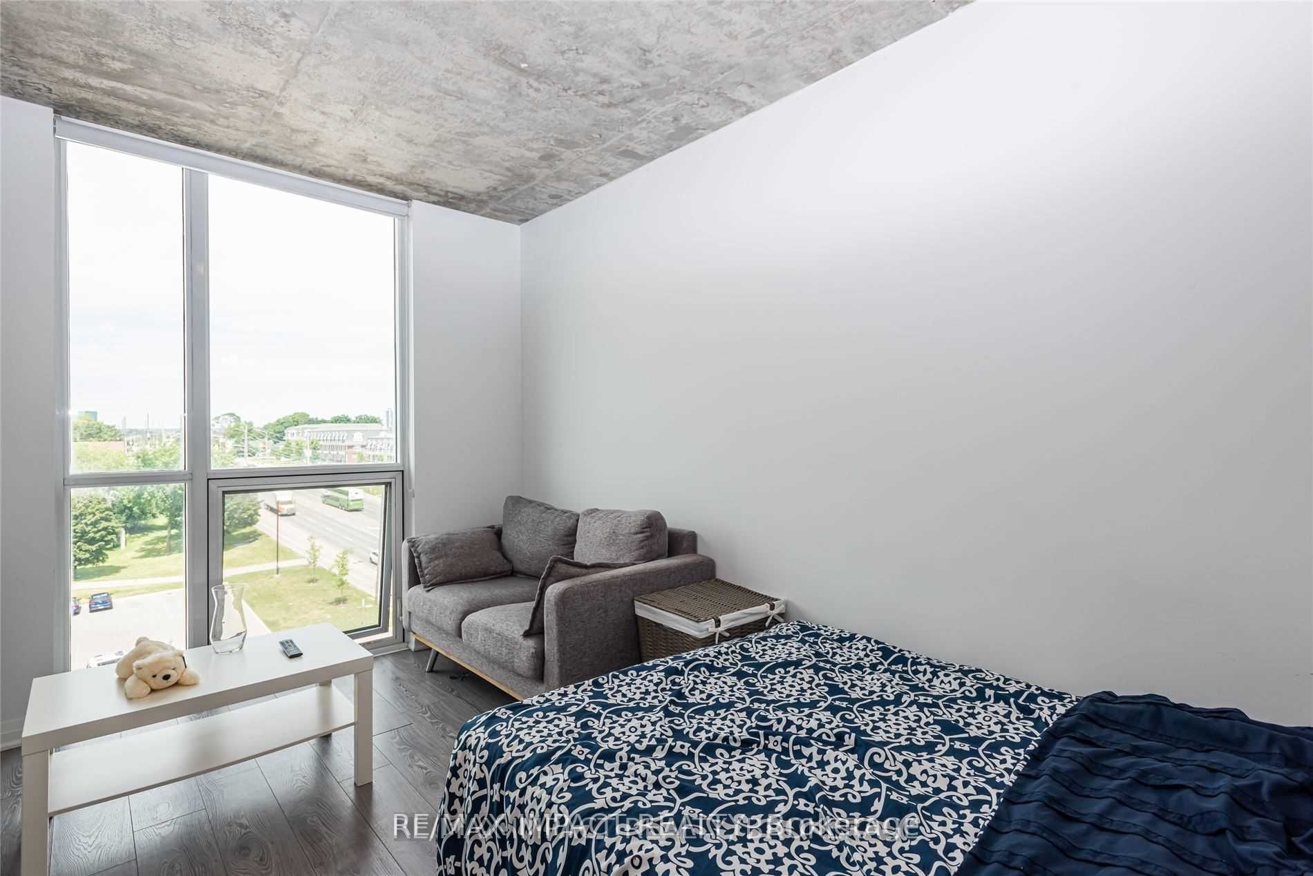 1900 Simcoe Street N, #628